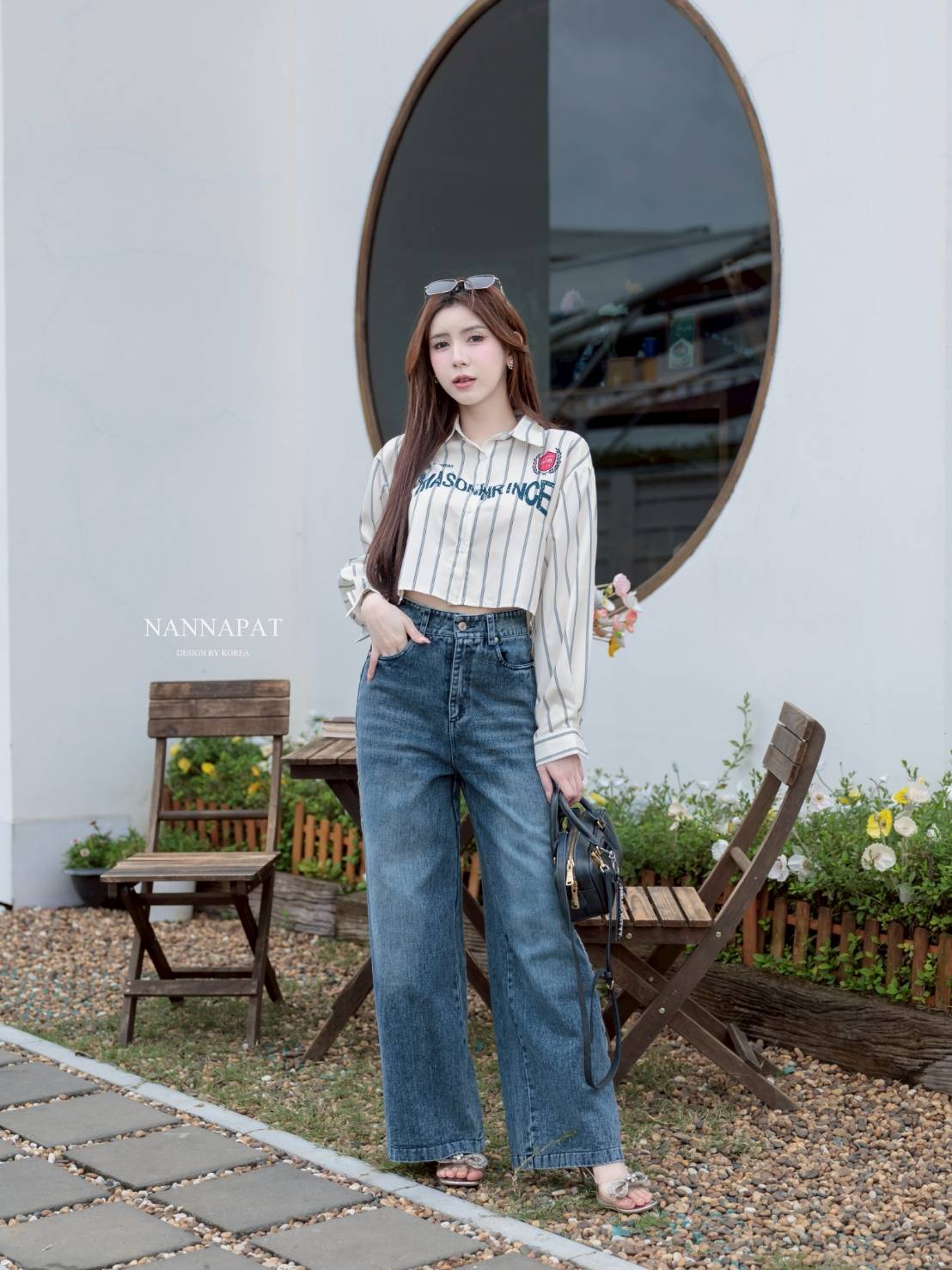 ชุดเซท ป้าย:: NANNAPAT (NP) 🎗️ CONCEPT :: เสื้อเชิ้ตผ้าดีมาก พิมพ์ลายอย่าเก๋ +กางเกงยีนส์แท้ฟอก แต่งแถบข้าง