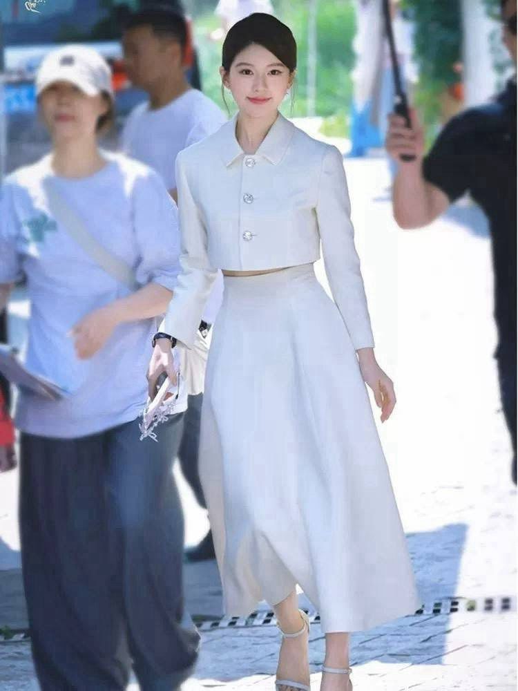 Set 2 ชิ้น เสื้อเชิ้ตครอปแขนยาว+กระโปรงยาวมีซับใน ซิปด้านหลัง มีกระเป๋าข้าง