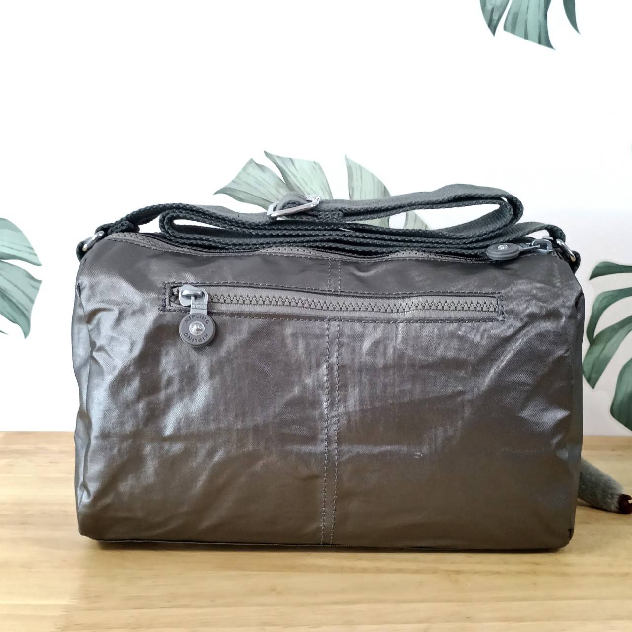 กระเป๋าสะพายคิปลิงค์จุของได้เยอะใช้ได้ทั้งหญิงชาย KIPLING RETH CROSSBODY BAG