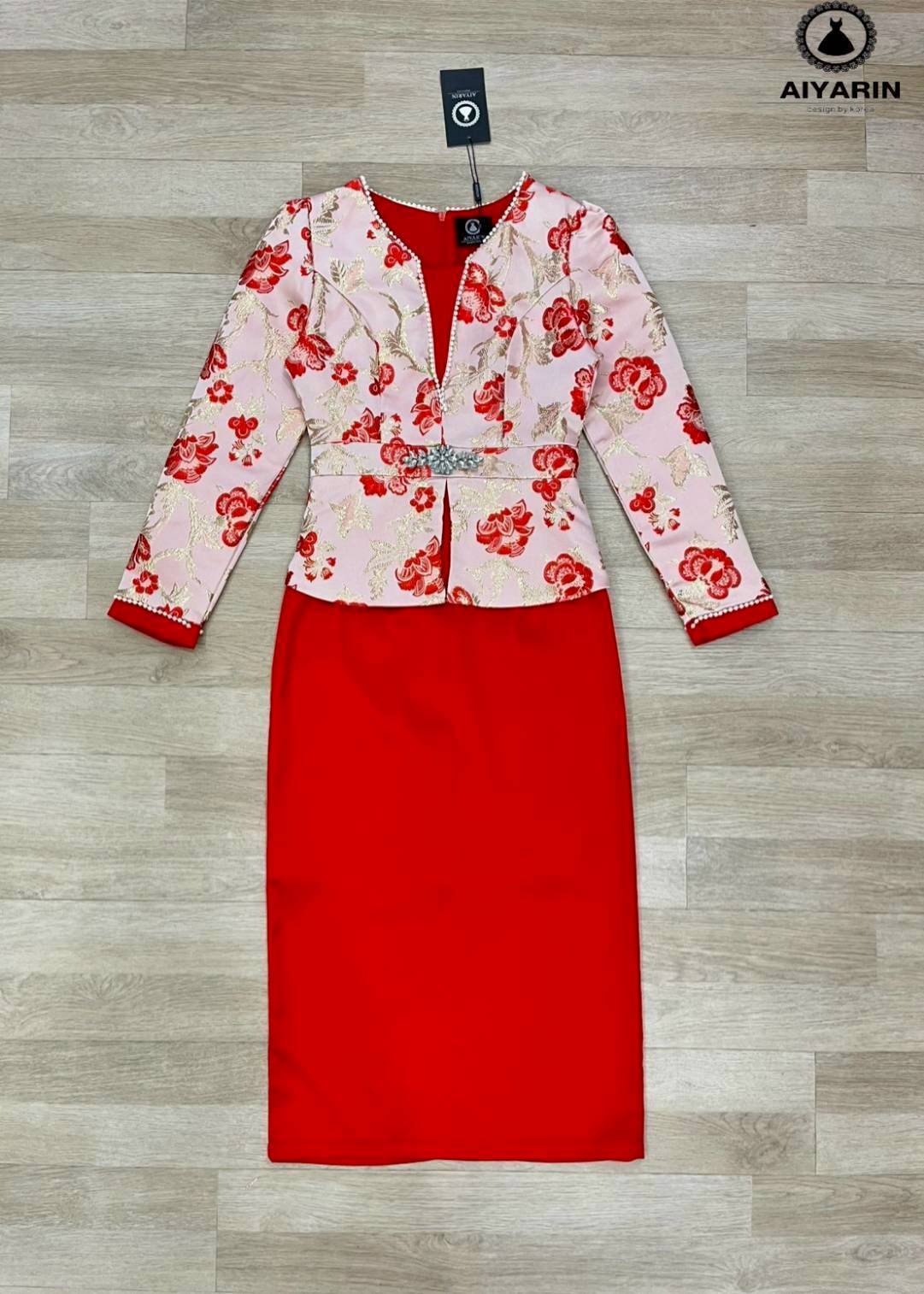 เดรสผ้าทอเนื้อดีมีทรงสวยมั้กๆผ้าหนานิ่มไฮโซสวมใส่ง่ายเเต่งเเนวลูกคุณมั้กๆคะเดรสผ้าทอปักดอกไม้สวยกระโปรงทรงเข้ารูปดูทรงสวยมากๆด้านหน้าเอวตกเเต่งเพชรทำให้ชุดดูเเพงดูเก๋ดูสวยมากๆ