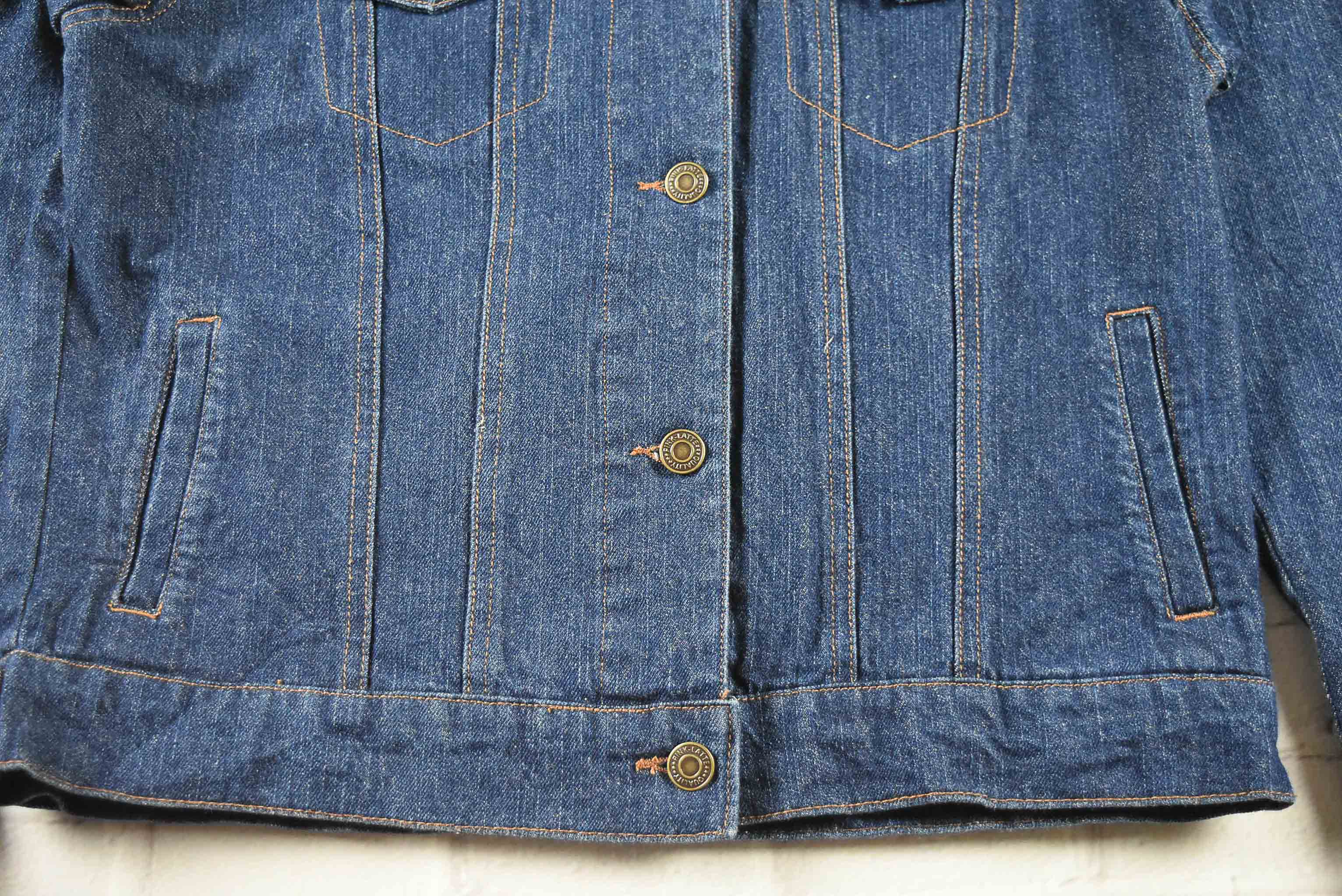 Fink latte อกจริง 38 ไซส์ M เสื้อแจ็คเก็ตยีนส์ แขนยาว ผู้หญิง สีเข้ม ลายปักหลังเสื้อ สภาพสวย มีกระเป๋าข้าง