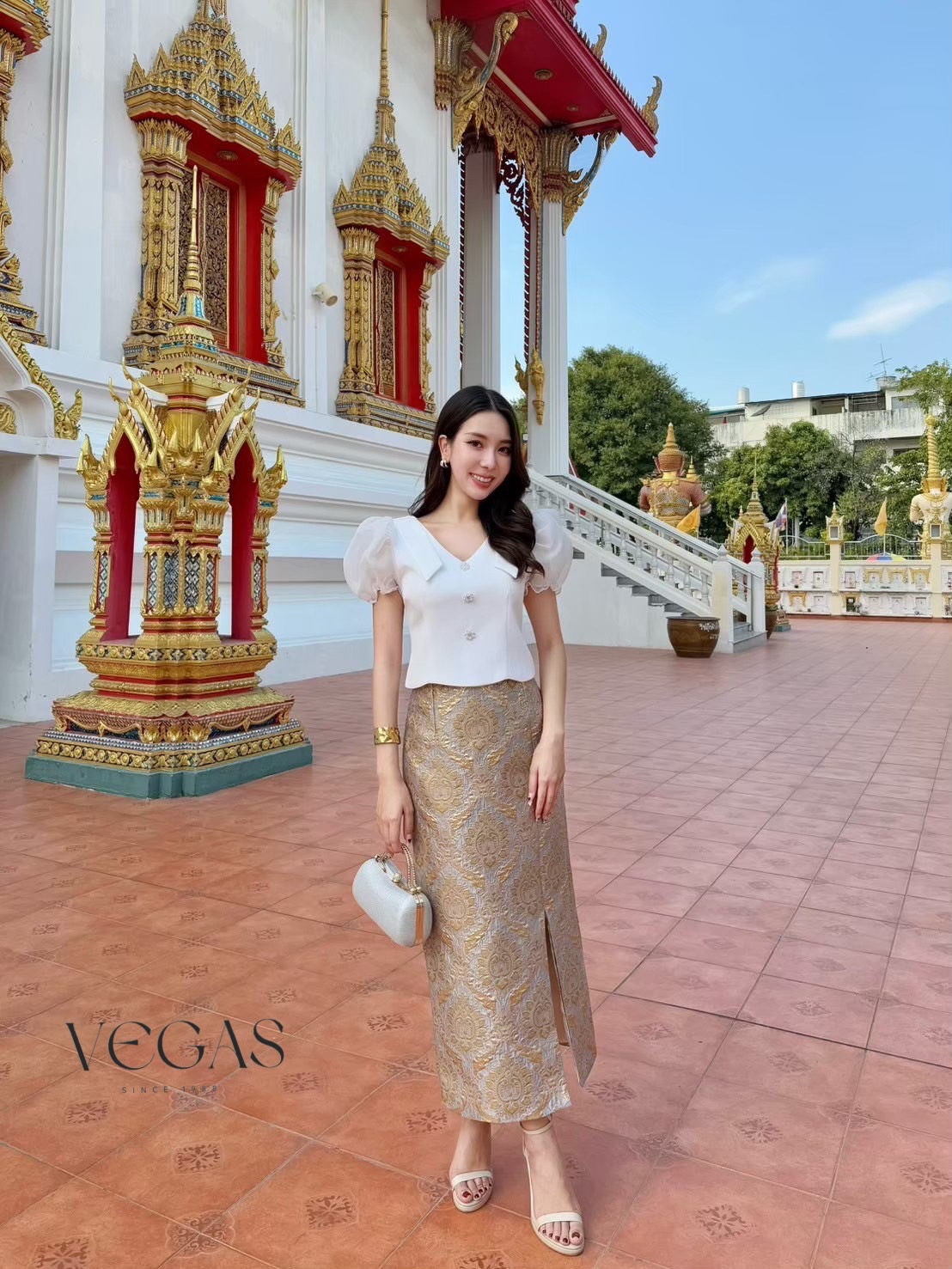 NEW Set เสื้อโบว์ไหล่ + กระโปรงผ้าทอลายไทย งานสวย หรูหรา ราคาเบาๆ มาคะคุ้มๆได้2ชิ้น ใส่แยก ใส่แมทได้หมด งานดีราคาสบายกระเป๋า ผ้าดีมาก ๆ สวยหรู ดูดีไปอีกค่ะ มีซับใน คือดี๊ ดีย์