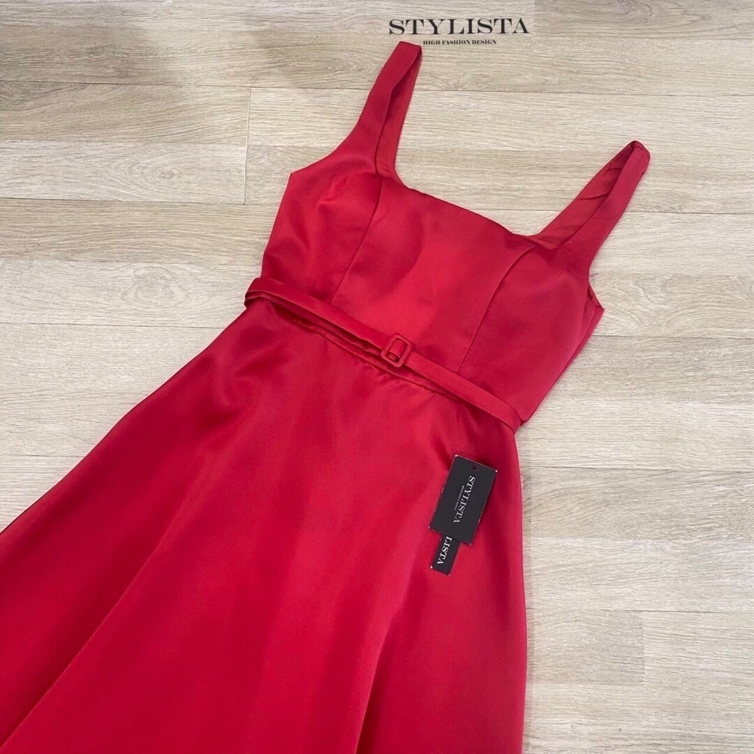 เดรสแบบยาวใส่สวย กระโปรงยาวระบายพริ้วๆ มีเข็มขัดเข้าชุด ซิปหลัง ใส่สวยดูดี ใส่สวยน่ารักมากๆ ใส่ได้หลายโอกาส เที่ยวก็ดี ทำบุญก็สวย จัดด่วนนนๆ ชุดสวยหมดเร็วนะคร๊า สั่งก่อนสวยก่อน