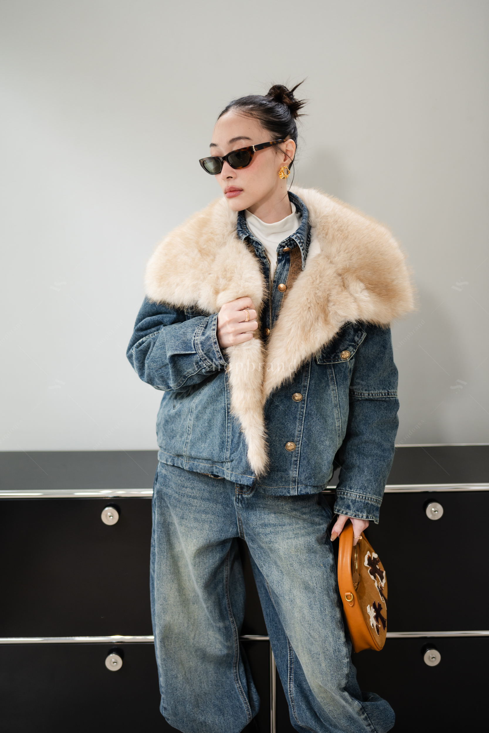 แจ็คเก็ตยีนส์บุขนด้านในปกขนเฟอร์