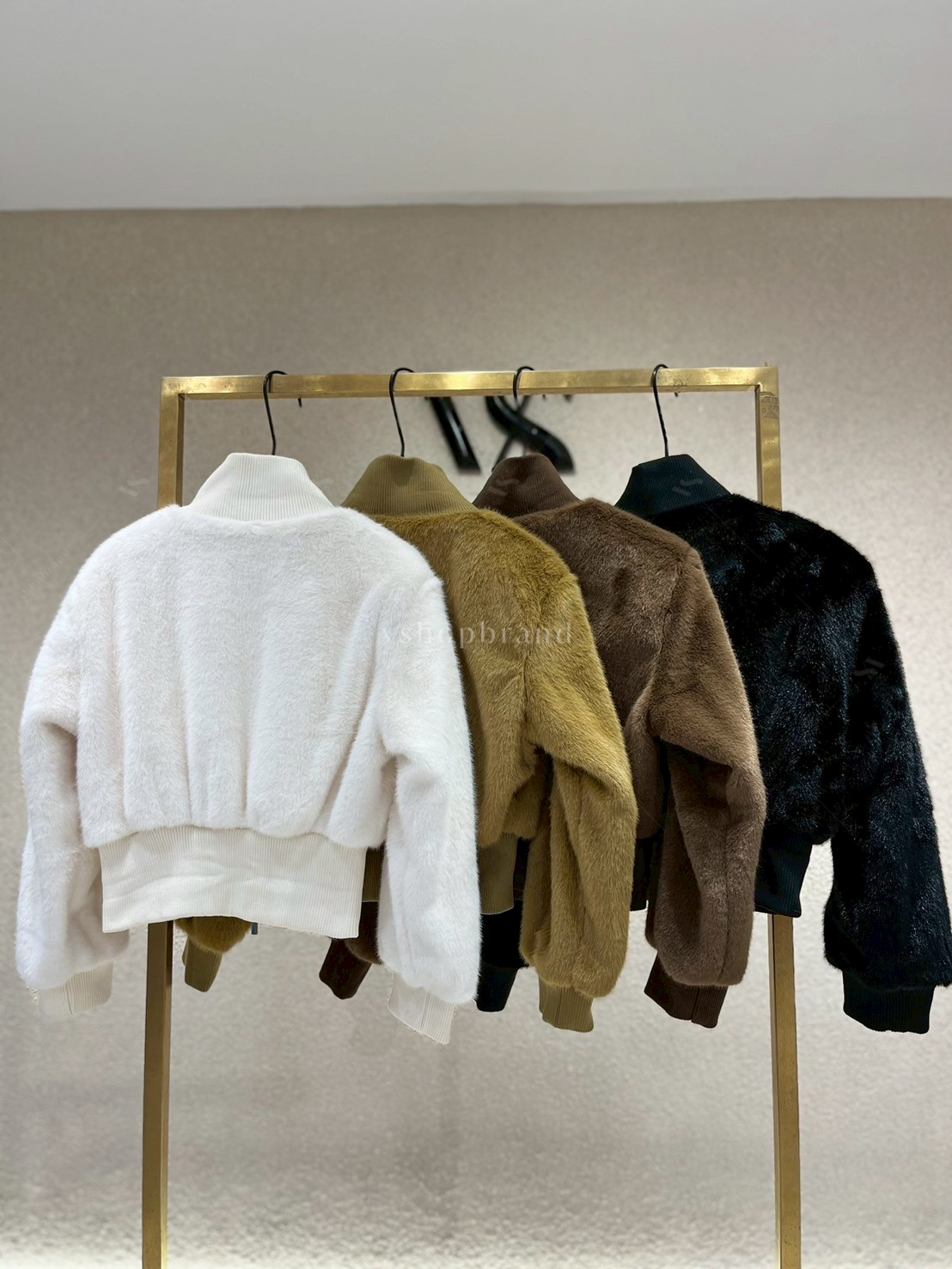 เสื้อคลุมขนเฟอร์ซิปหน้า