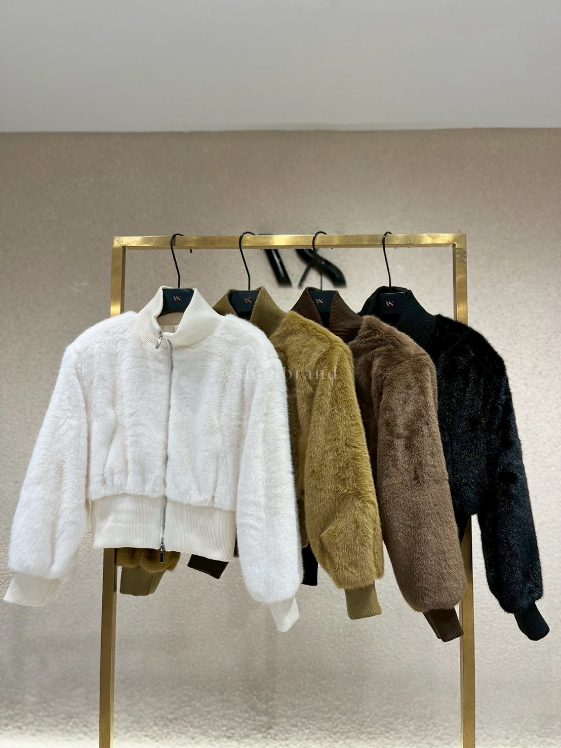 เสื้อคลุมขนเฟอร์ซิปหน้า