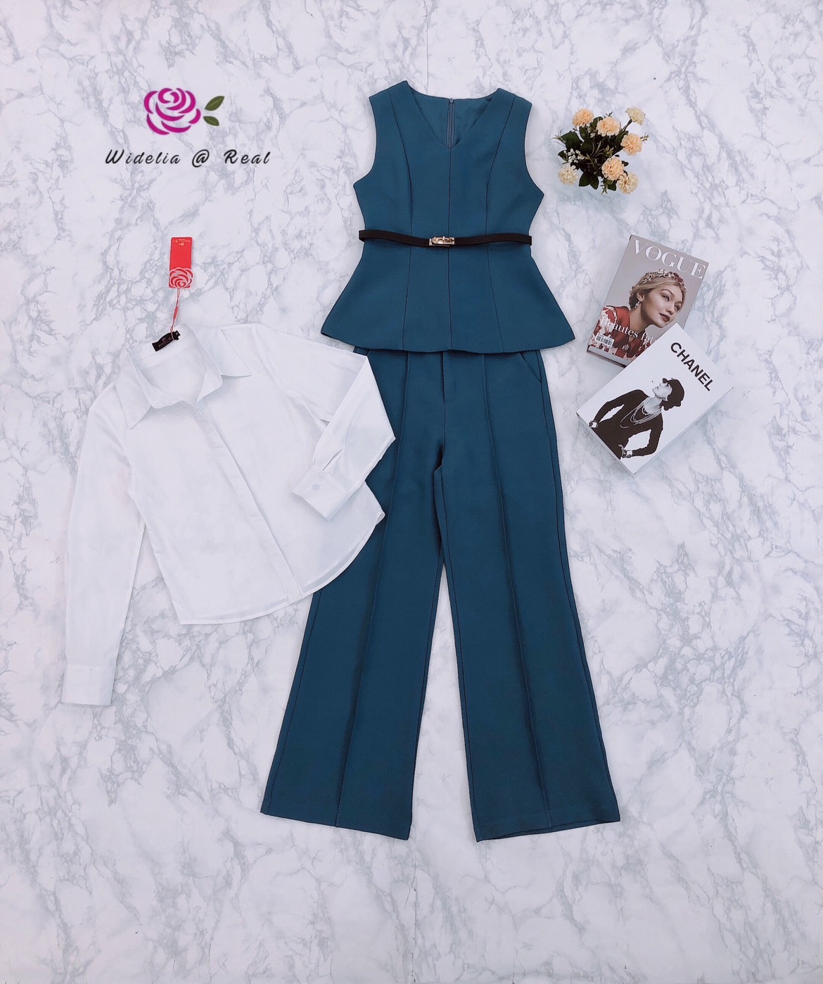 Set 4 ชิ้น มีเสื้อเชิ้ตสีขาว+เสื้อแขนกุด+กางเกงขายาว+เข็มขัด 1 เส้น งานเนื้อผ้าอย่างดีมีน้ำหนัก ผ้าไม่บาง ตัวเสื้อแขนกุดซิปหลัง กางเกงขากระบอกทรงเอวสูง เย็บตีเกล็ดหน้า