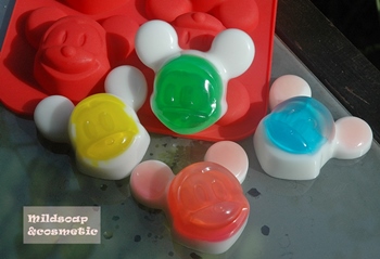 พิมพ์สบู่ มิกกี้ มินท์ 30 กรัม 4หลุม