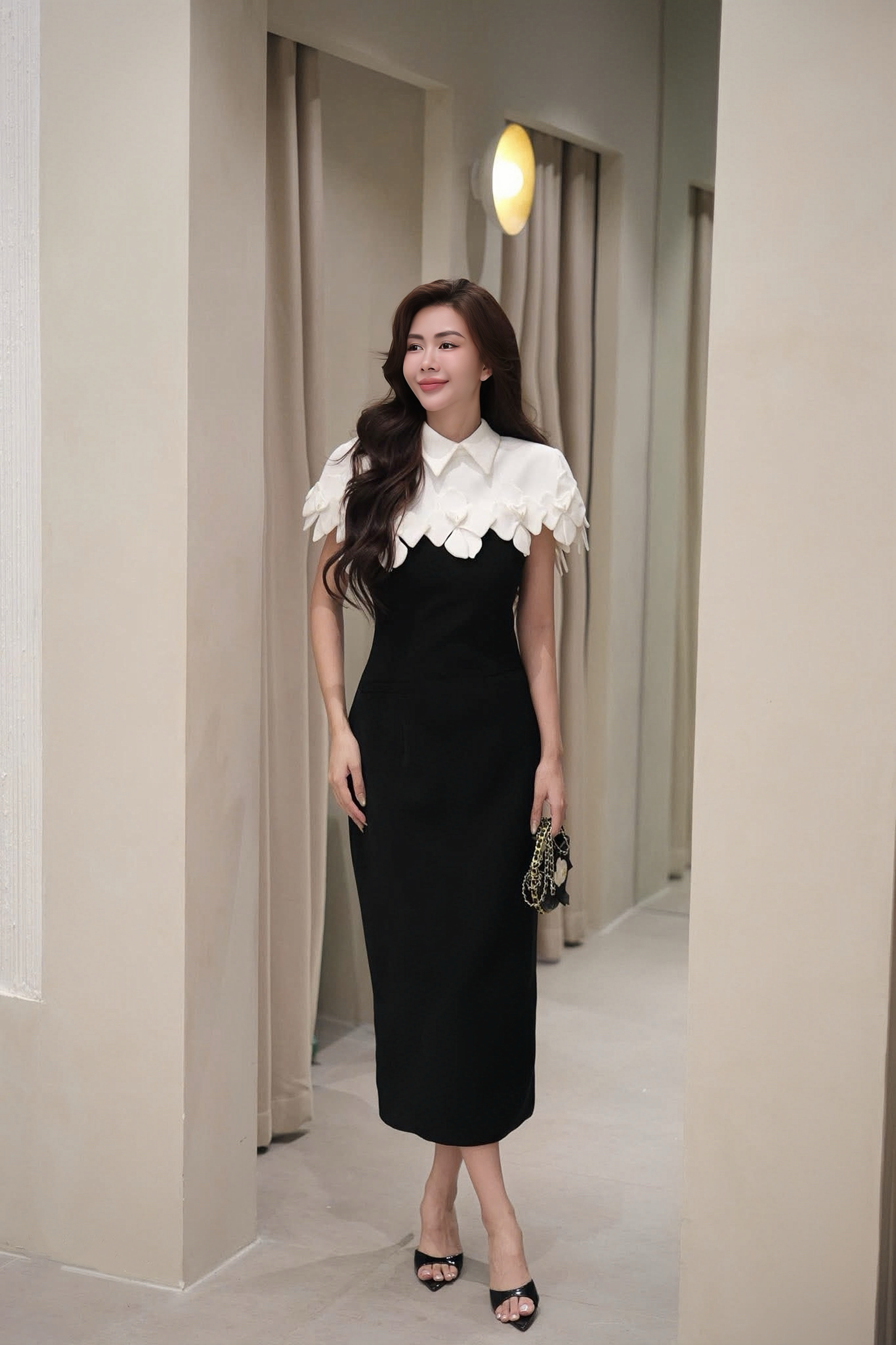 Set 2 ชิ้นสุดหรู เสื้อคลุม+เดรส เสื้อคลุมสีขาวดีเทลกลีบดอกไม้เรียงซ้อน เพิ่มมิติและความหวานอย่างมีระดับ แมตช์กับเดรสดำเข้ารูปทรงเรียบหรู เผยลุคผู้หญิงมีคลาส ดูแพงและสง่างามทุกองศา