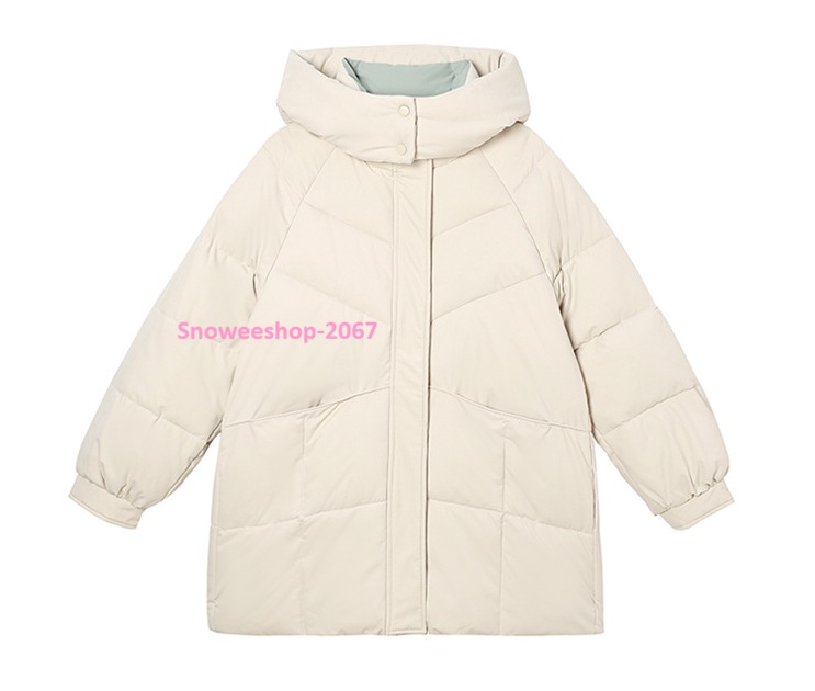 แจ็คเก็ตดาวน์ผู้หญิงทรงโอเวอร์ไซส์ ใส่แล้วชิคเหมือนเดินเล่นปารีส อุ่น กันลม กันหนาว ได้ครบ ทรงหลวมใส่สบาย ไม่อึดอัด แต่ยังดูเพรียวเก๋ มี 4 สีสุดคลาสสิค ใส่แล้วดูแพงทุกเฉด หลายไซส์ให้เลือก ไม่ว่าหุ่นไหนก็ใส่ได้ ใส่เที่ยวญี่ปุ่น เกาหลี ยุโรป ได้ฟีล Fashion