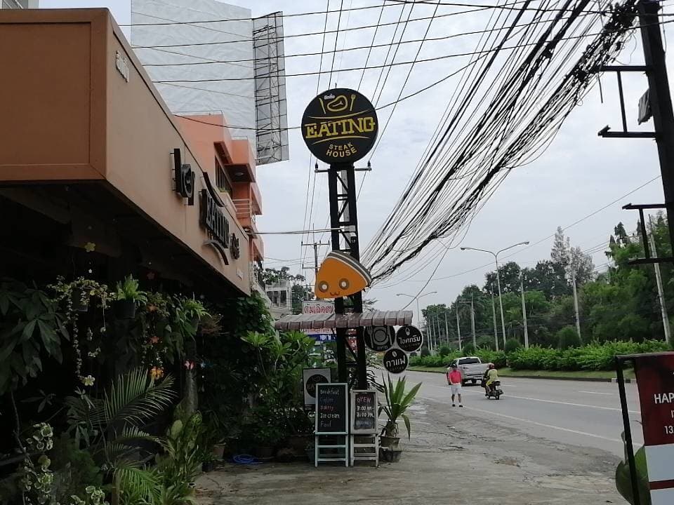 ขายอาคารพาณิชย์ 3 ชั้นครึ่ง 2 คูหาราคาถูกใจกลางเมืองเชียงใหม่พร้อมพื้นที่ด้านหลัง35ตรว.