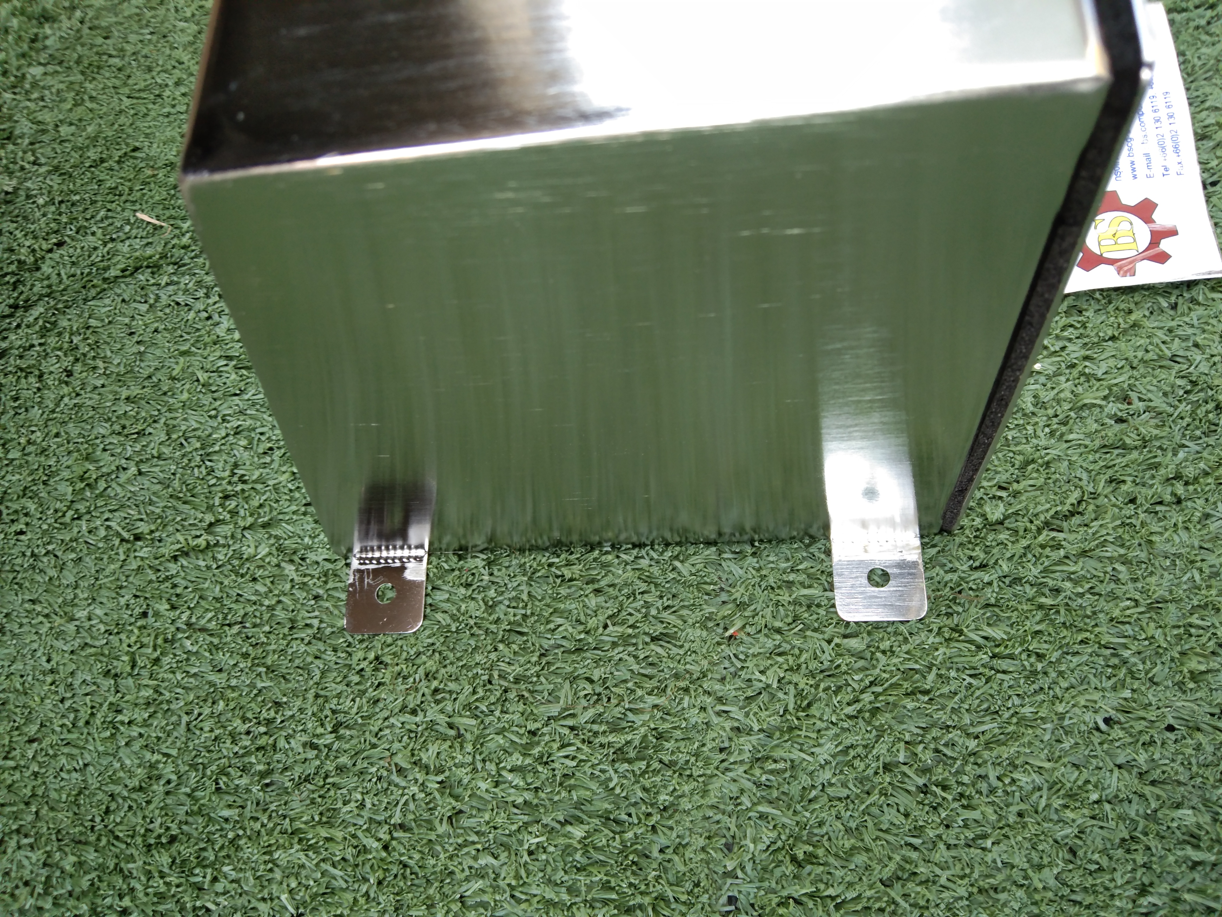 กล่องสแตนเลสด้านบนสโลป POWER PLUGS (D) W200xH150xD150mm.