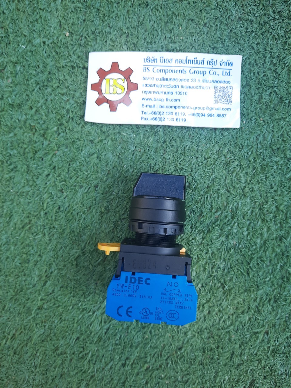 IDEC : สวิตซ์ซีเลคเตอร์ 22mm YW1S-3E20 2NO 3 ตำแหน่ง - ค้าง