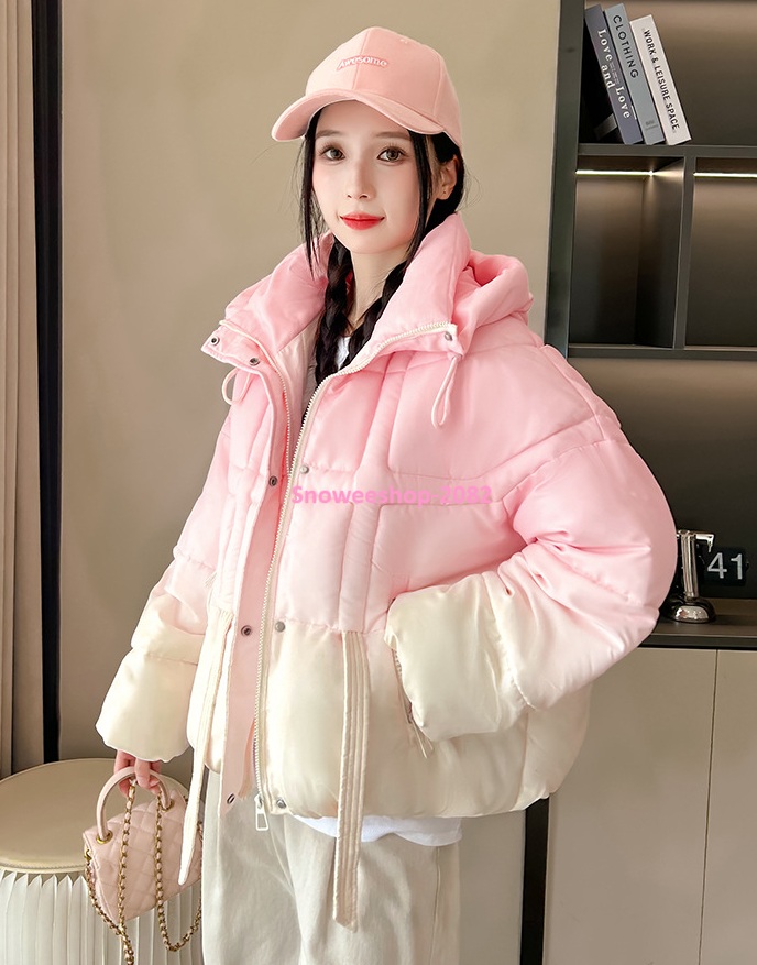 หนาวติดลบก็ยังน่ารัก แจ็คเก็ตดาวน์พาสเทลโทนเกาหลีใส่เที่ยวญี่ปุ่น เกาหลี หรือยุโรปได้สบาย ไซส์ S–2XL มีให้เลือกทั้งสีฟ้า & ชมพู เสื้อดาวน์กันหนาวซิป+กระดุม 2 ชั้น อุ่นถึงติดลบ ทรงโอเวอร์ไซใส่ง่าย ถ่ายรูปขึ้นทุกมุม