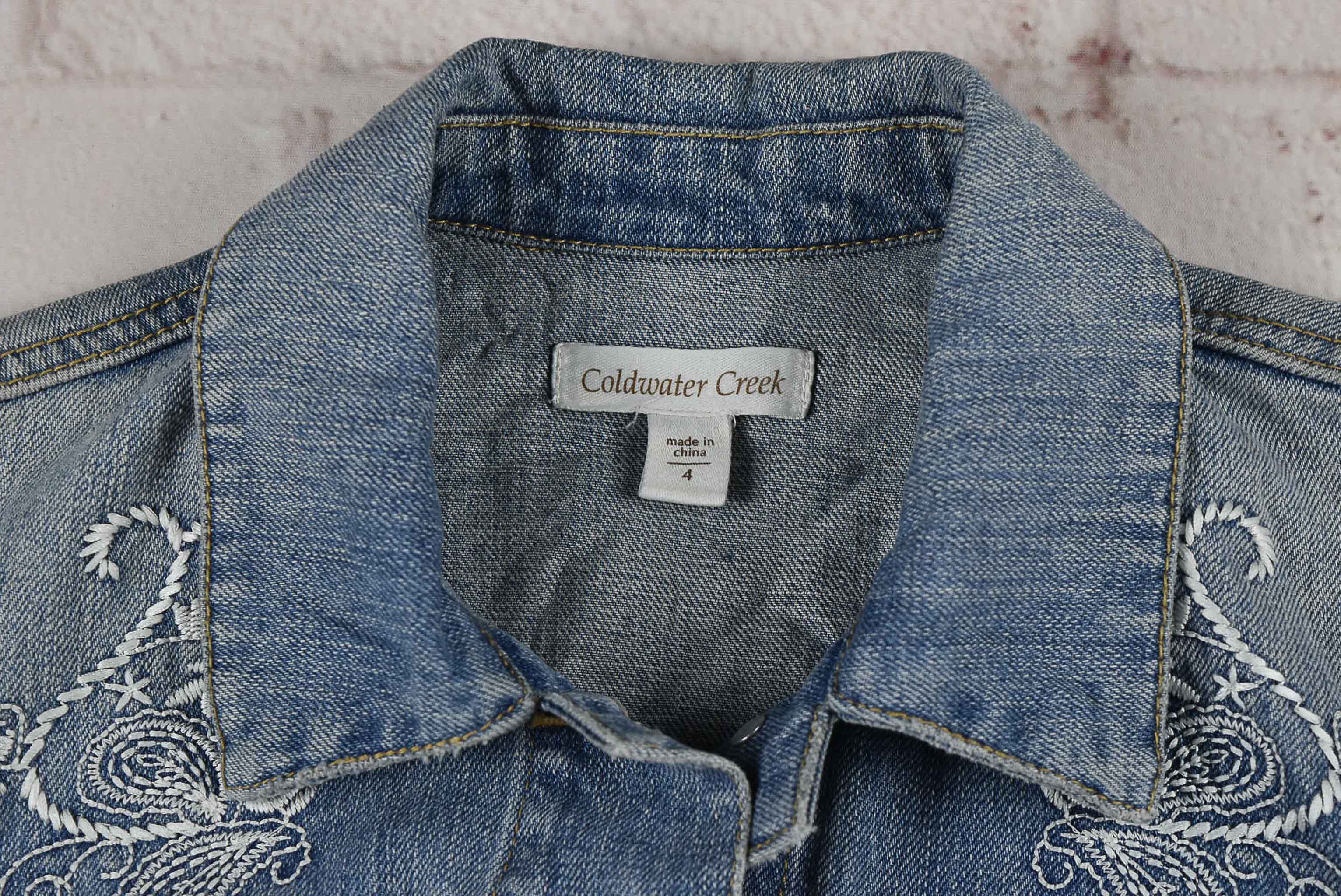Coldwater Creek อกจริง 37 ไซส์ M เสื้อแจ็คเก็ตยีนส์ แขนยาว ผู้หญิง มีลายปักที่หน้าอกและด้านหลังสวยมาก เนื้อผ้านุ่มใส่สบาย