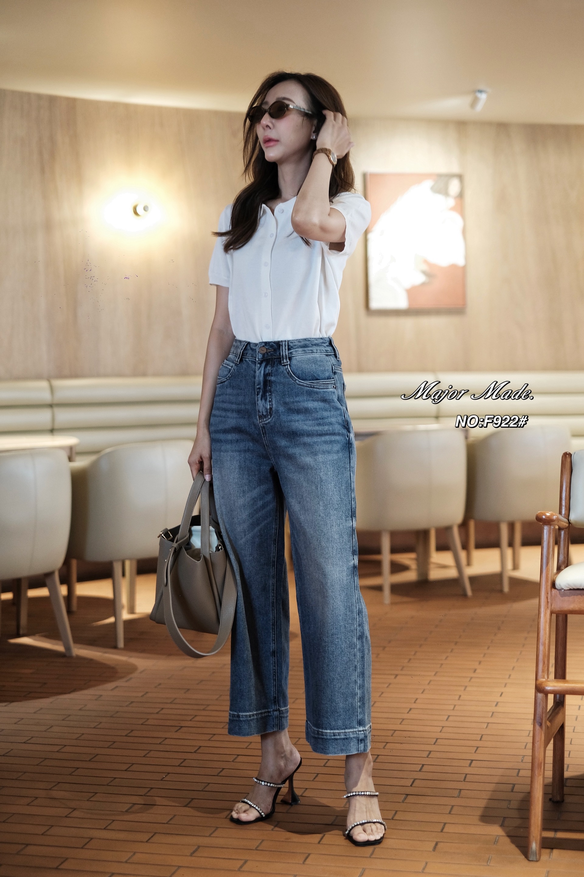 No. RGF922# S-XXL -กางเกงยีนส์ขา9ส่วน ทรงมาใหม่คะ ทรงนี้ปีนี้มาแรงมากค่ะ ทรงเรียบๆ ปลายขาเย็บ เอวสูง เนื้อผ้ายืดหยุ่นเก็บทรง ใส่ดูเพรียวมาก（ผ้ายืด) ใส่สบายมว๊าก สีคือสวยมากๆ ตัวนี้ใส่ได้ตลอด ควรมีติดตู้กันนะคะ มีแต่ปลื้มค่ะ