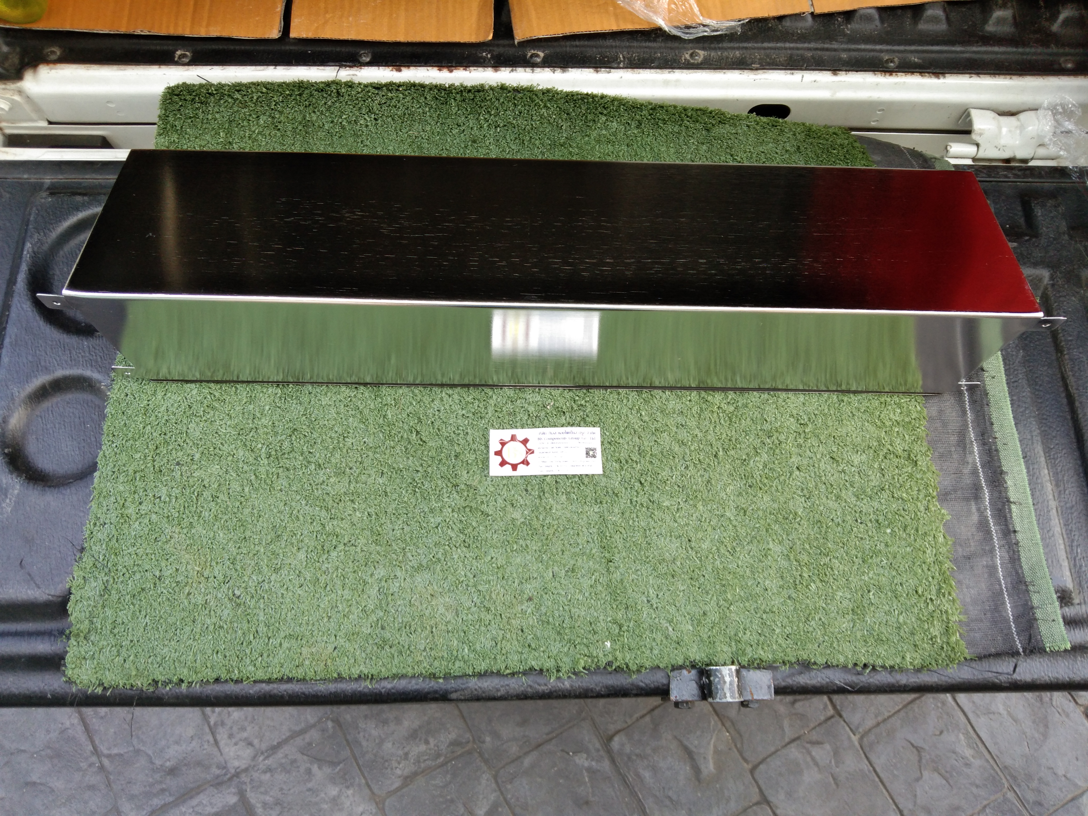 กล่องสแตนเลสด้านบนสโลป POWER PLUGS (A) W650xH150xD150mm.