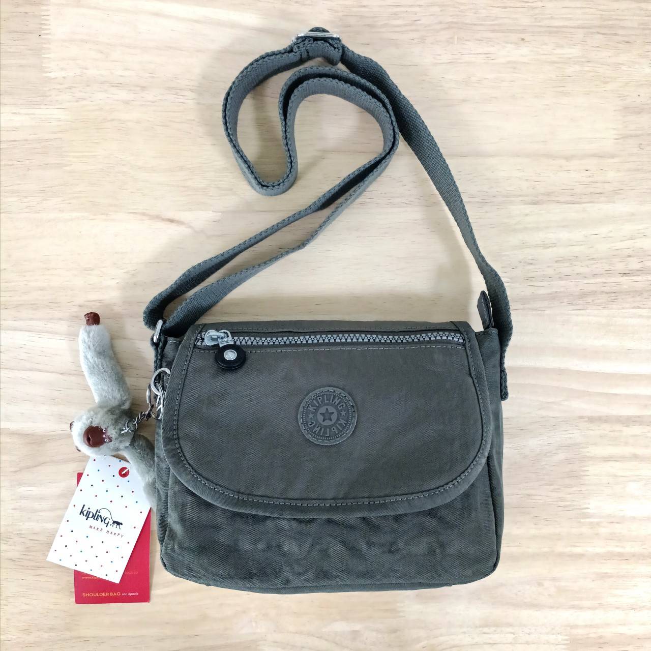 กระเป๋าสะพายไฮโซเท่ห์ๆ เก๋ๆ แบรนด์เนมคิปลิ้งค์สีดำ สีเทา สีแดง KIPLING SABIAN CROSSBODY MINI BAG
