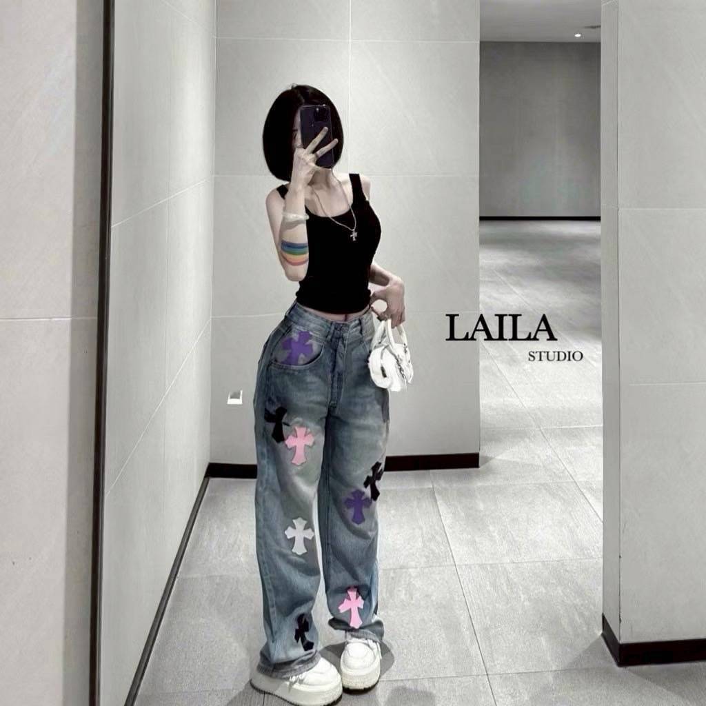 Tag: LAILA Detail: Set เสื้อ+กางเกง งานเสื้อกล้ามทรงเว้าแขนงานเสริมทรงที่อก เนื้อผ้ามีน้ำหนักสวยนิ่มมาพร้อมกางเกงงานยีนส์ทรงบอลลูนสีฟอกอ่อนแต่งอักษรเท่ๆ งานแมชกันเข้าเซ็ท ลงตัวสุดๆ **งานแฟชั่นนำเข้า by laila** #bylaila brand #ชุดเซ็ท #กางเกงยีนส์ #เซ็ทยีน