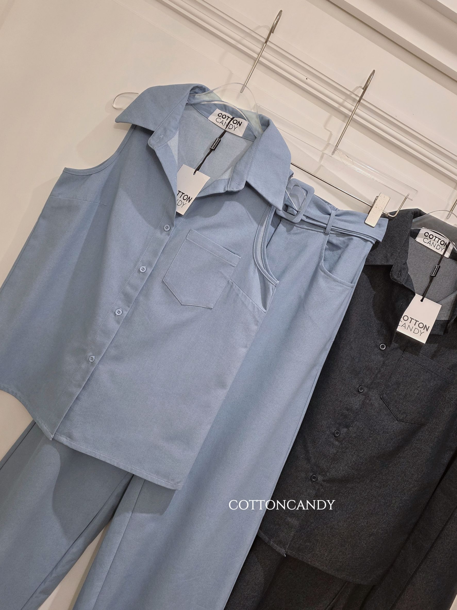 Tag#cottoncandy เซทล่าสด งานผ้ายีนส์นิ่มๆใส่สบายๆ งานเบสิที่ใส่ง่ายๆ มาเป็นชุดมาพร้อมเข็มขัดคาดเอว บอกเลยเซทเดียวจบคร่าาาาา
