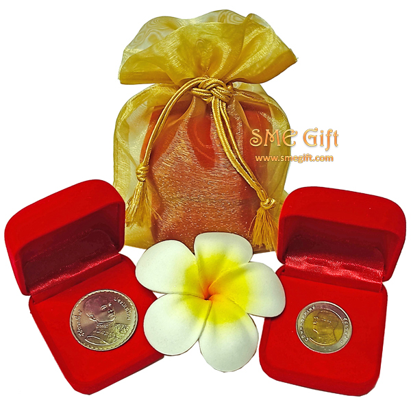เหรียญที่ระลึก ร.9 + ร.4 พร้อมกล่องกำมะหยี่และถุงไหมแก้ว COIN 014 ชิ้น