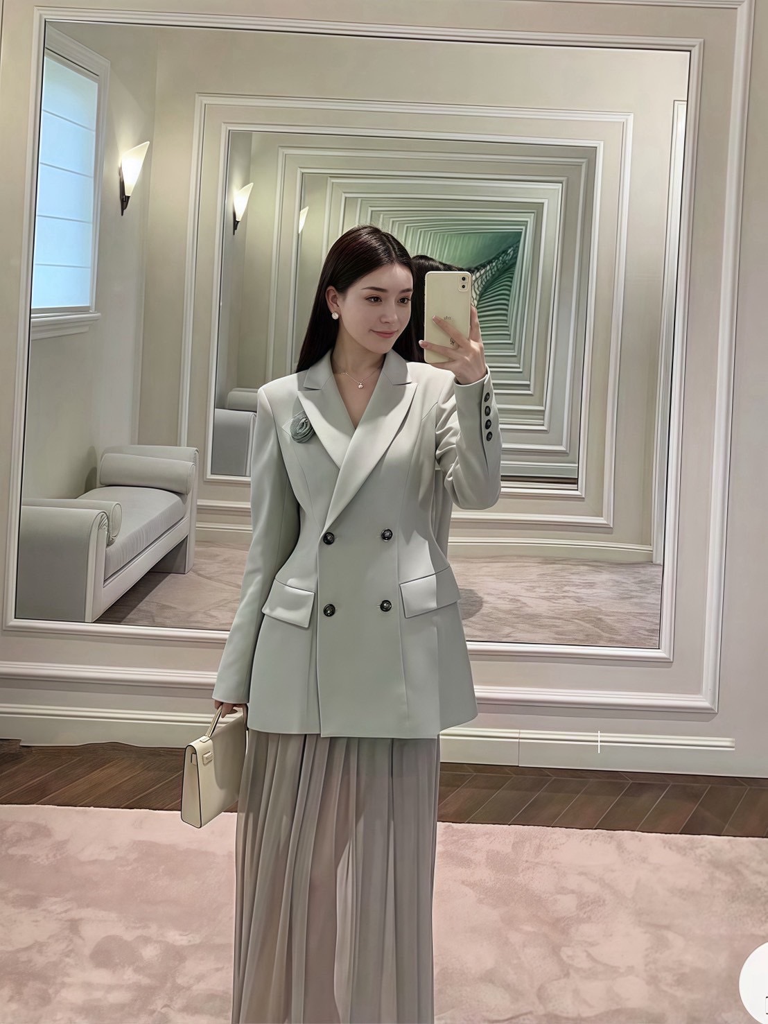 เซ็ตเบเซอร์oversize คัทติ้งเป๊ะ มาในสีเขียว คูืกับกระโปรงชายซีทรู พูดเลยว่าเซ็ตนี้ คุ้มมากๆค่า ใส่เข้าเซ็ตคือดีมากค่าใส่vacayถ่ายรูปกับแก๊งค์เพื่อนๆไม่มีผิดหวังเลยค่า ห้ามพลาดเลยน้าตัวนี้