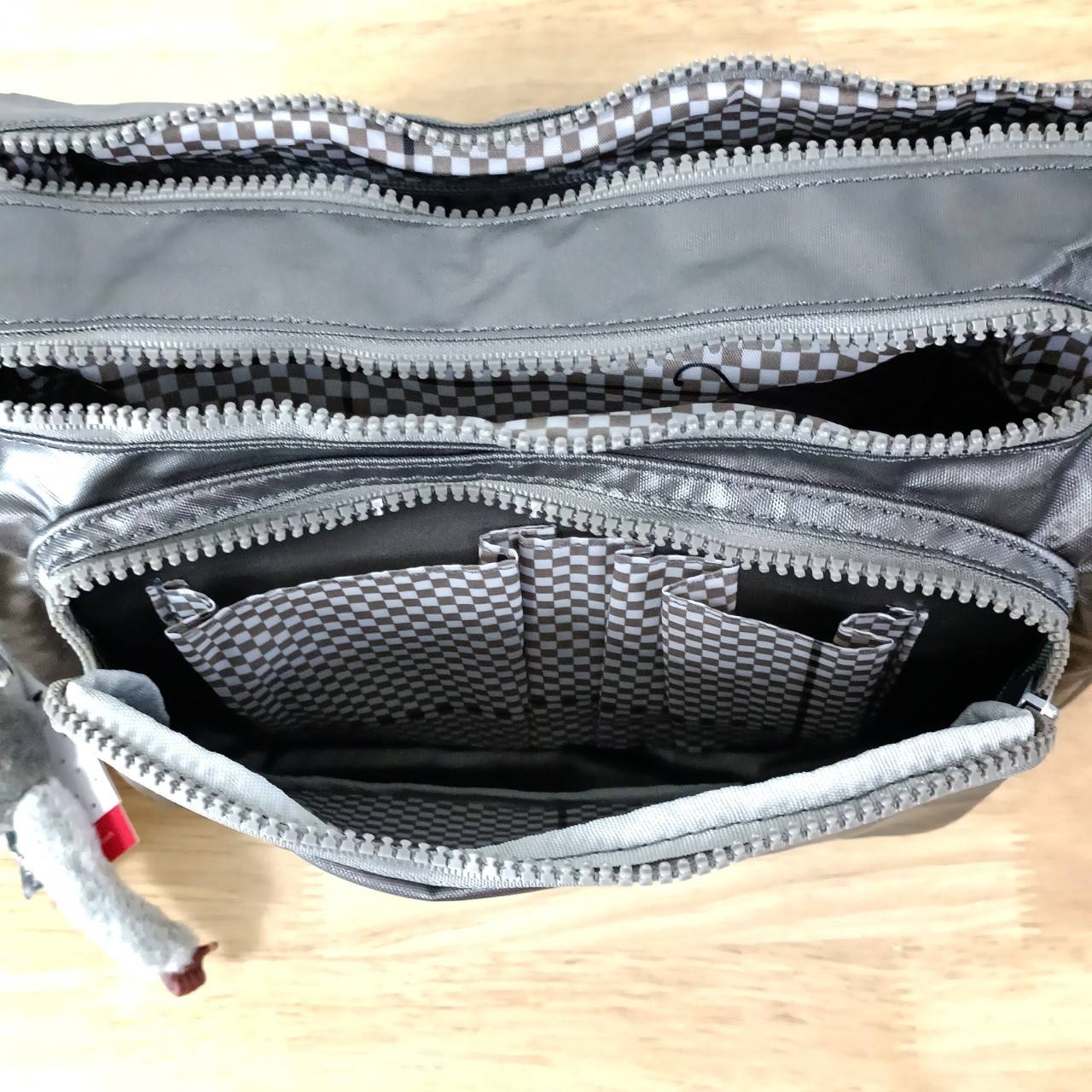กระเป๋าสะพายคิปลิงค์จุของได้เยอะใช้ได้ทั้งหญิงชาย KIPLING RETH CROSSBODY BAG