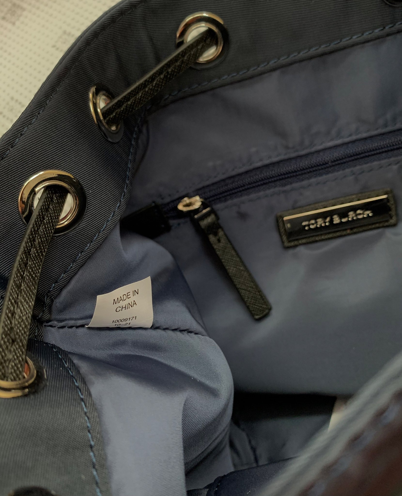 กระเป๋าสะพายไฮโซแบรนด์เนมทอรี่เบิร์ชทรงบัคเก็ตขนมจีบ TORY BURCH VIRGINA BUCKET BAG(134652)