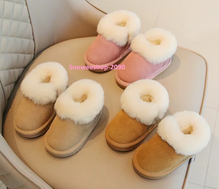 บู๊ตบุขน อุ่น นิ่ม เดินไม่ลื่น ไซส์ 15-25 สำหรับอายุประมาณ 1-3 ขวบ มีให้เลือก 3 สีละมุน น่ารักทุกสีเลย รองเท้าบู๊ตกันหนาวสำหรับเด็กเล็ก บุขนฟูทั้งตัว นุ่ม อบอุ่น ไม่บาดผิว สวมง่ายด้วยซิปข้าง แม่ไม่ต้องเหนื่อยใส่ให้นานเลยบู๊ตบุขน อุ่น นิ่ม เดินไม่ลื่น ไซส์