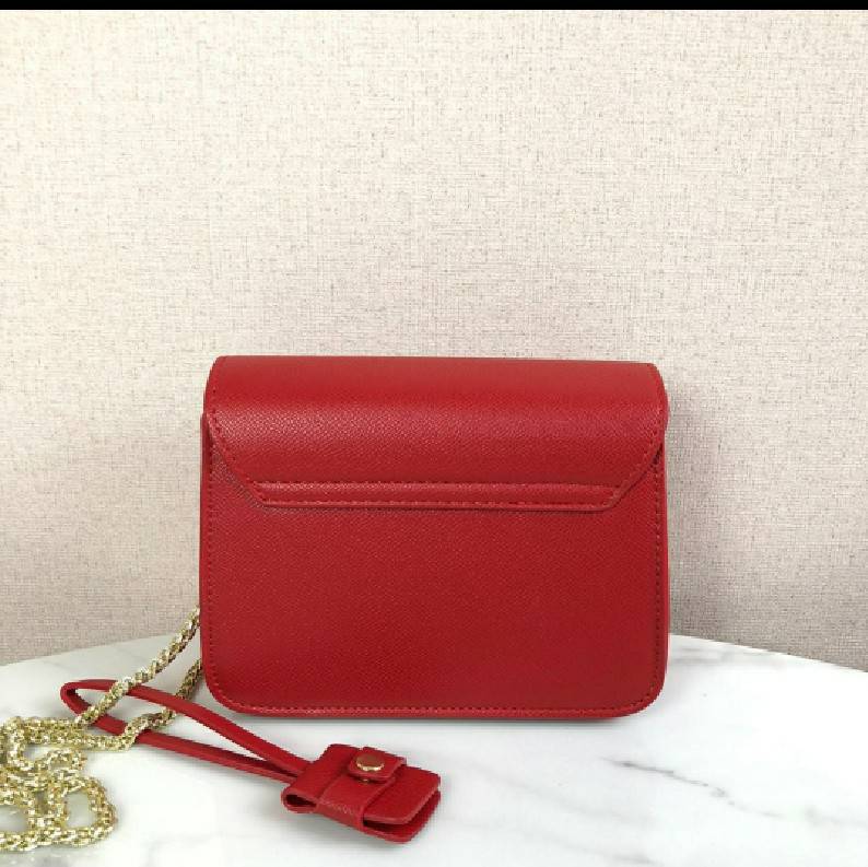 กระเป๋าไฮโซแบรนด์เนมอิตาลี Furla สีแดงสายโซ่สีทอง