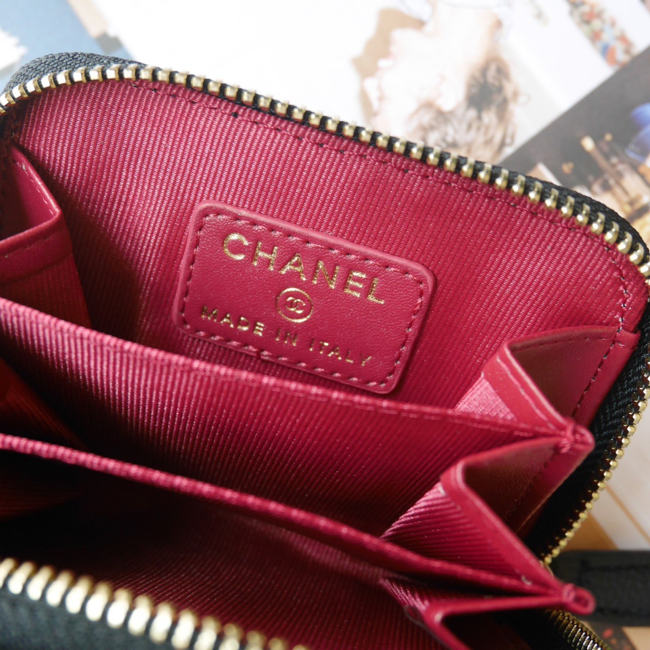 กระเป๋าสตางค์ใบสั้นซิปรอบเรียบรหรูดูแพงแบรนด์เนมชาแนลพรีเมี่ยมกิ๊ฟ Chanel Premium gift-หนังคาเวียร์สีดำอะไหล่ทอง