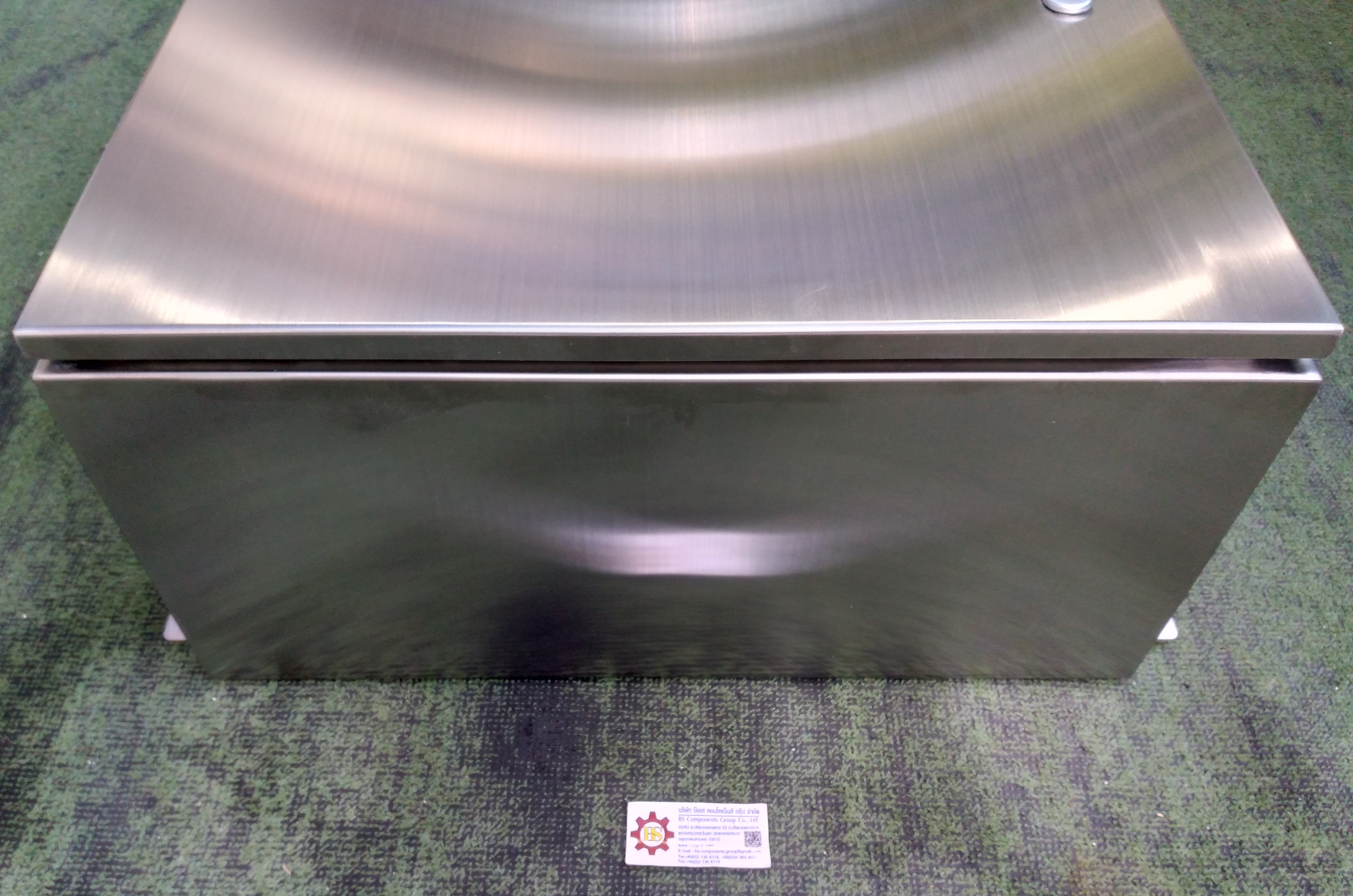 ตู้สแตนเลส 304 ฝาสองชั้น ทึบ กันน้ำ W606xH680xD300mm. Thk 1.5mm.