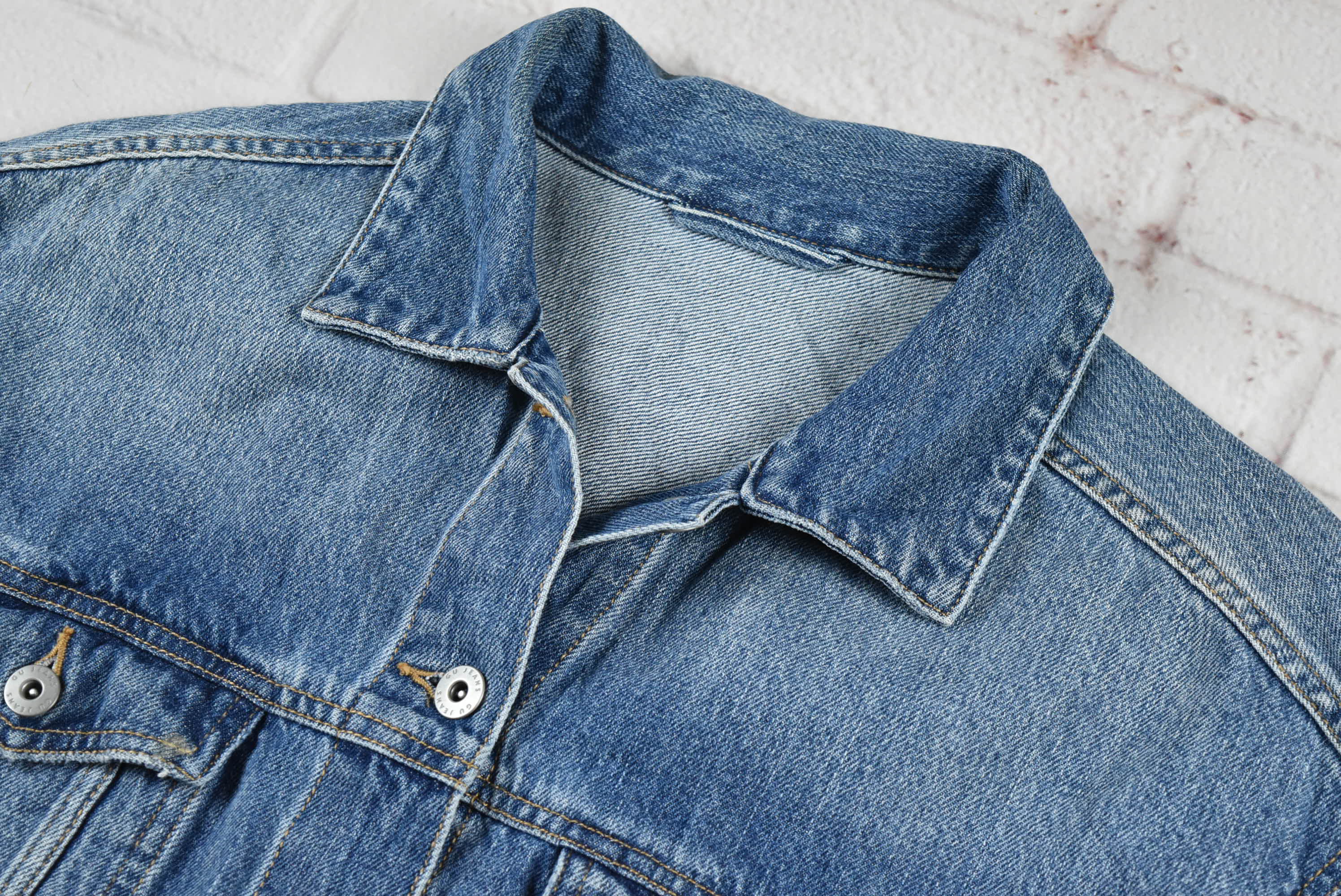 GU อกจริง 42 ไซส์ L เสื้อแจ็คเก็ตยีนส์ แขนยาว ผู้หญิง ทรงครอป เนื้อผ้านุ่มใส่สบาย