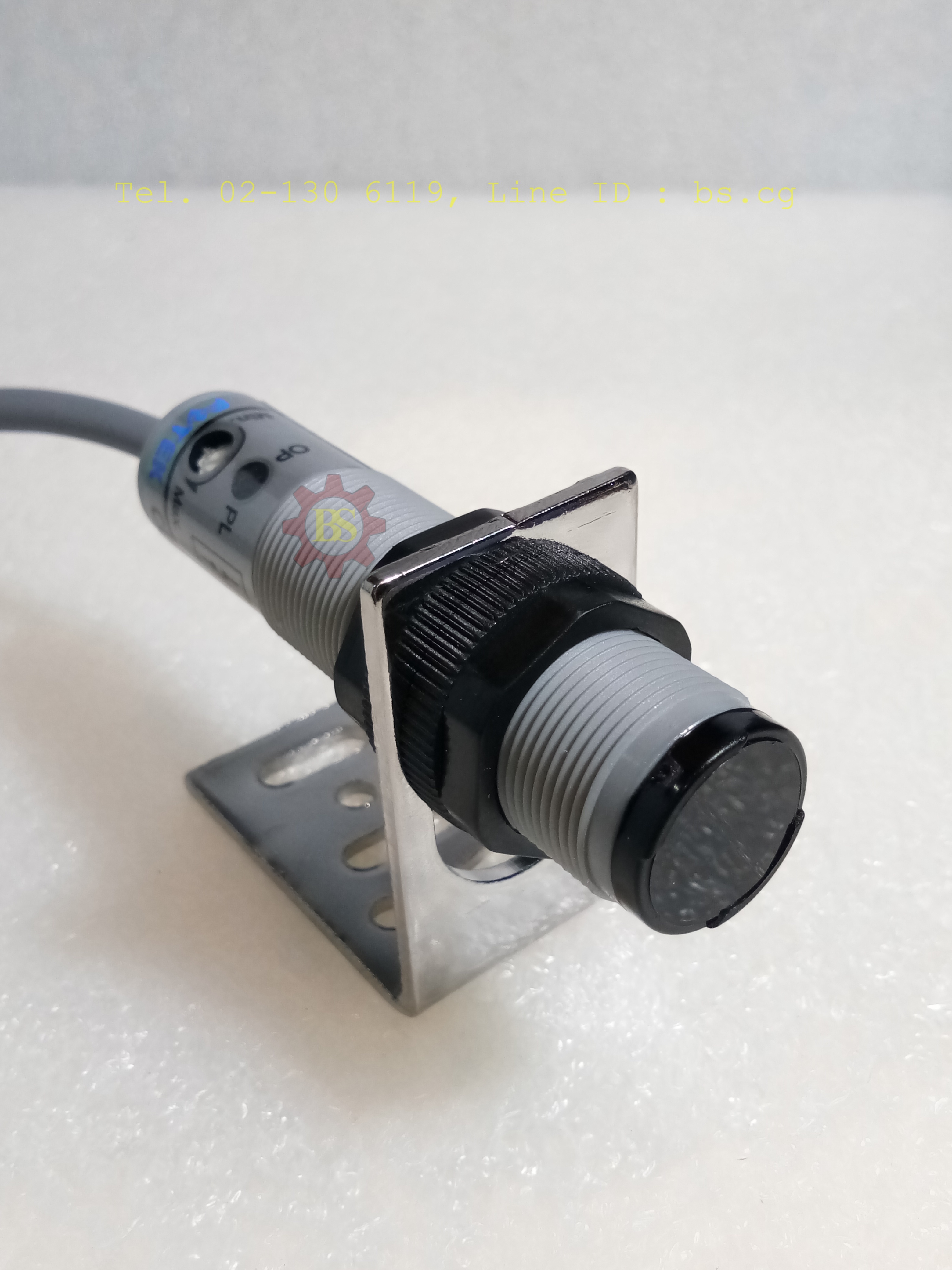 FOTEK: M18 Power Photo Sensor CDR-30X
