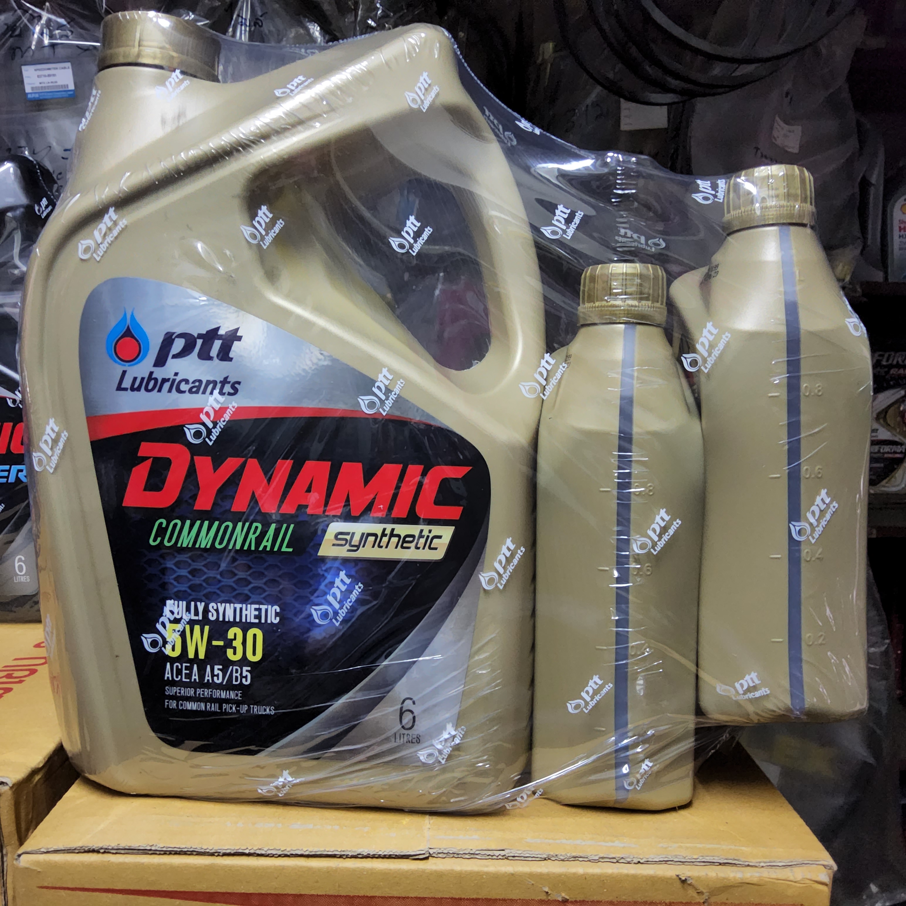 น้ำมันเครื่องดีเซล PTT Dynamic Commonrail Synthetic5w-30 สังเคราะห์ 100% ขนาด 6+1+1=8 ลิตร