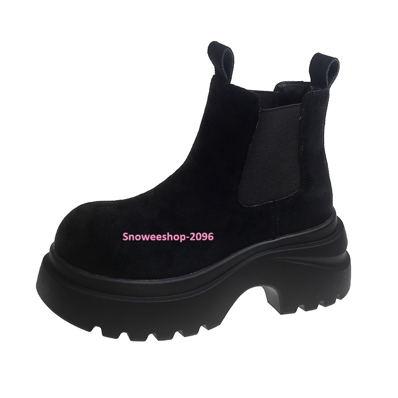 เที่ยวต่างประเทศให้ลุคปังตั้งแต่ก้าวแรก รองเท้าบูทมาร์ตินทรงสวย ใส่แล้วดูขายาวเพรียว แมตช์ง่ายทุกลุค กันน้ำ เดินสบาย เพิ่มความสูงแบบเนียน ๆ เที่ยวได้ทั้งวันไม่ปวดเท้า มี 4 สี | ไซส์ 35-40