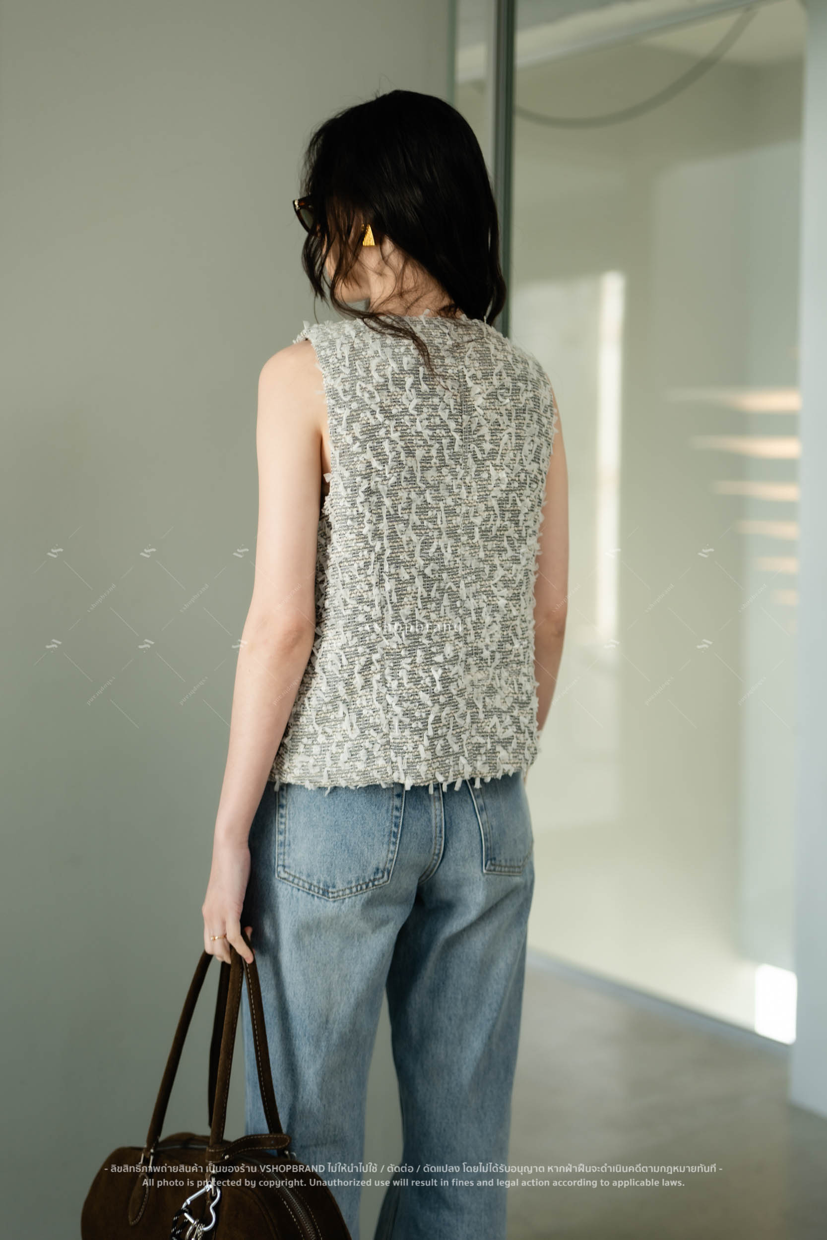 เสื้อกั๊กผ้าทวิตแต่งกุ้นกระเป๋าหน้า+เข็มกลัด #vshopbrand #vshop #เสื้อเชิ้ต #shirt #กั๊กยีนส์ #เสื้อยีนส์ #เสื้อแขนกุด #workingoutfits #ootd #outfits #fashioninspo #fashion #แขนกุด #jeans #เสื้อกั๊ก