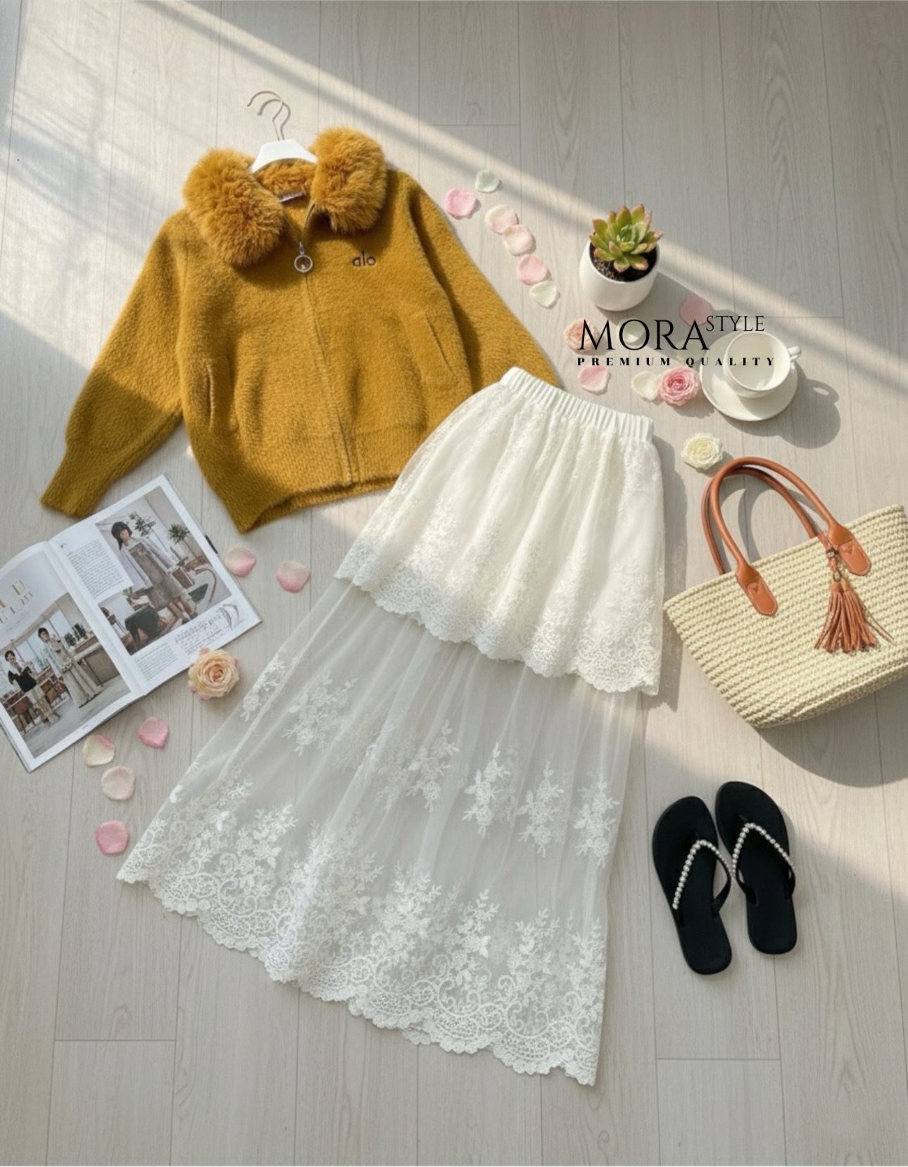 เซ็ต 2 ชิ้น เสื้อแขนยาวแต่งขนเฟอร์ช่วงคอ ขนฟูนุ่มงานสวย ผ้าใส่สบาย มาพร้อมกับกระโปรง แต่งซีทรูลูกไม้ 2 ชั้น งานสวยมากกก งานใส่สบาย ขึ้นเขาขึ้นดอยเป็นอีกรุ่นที่แนะนำว่าต้องมีนะค่าาา