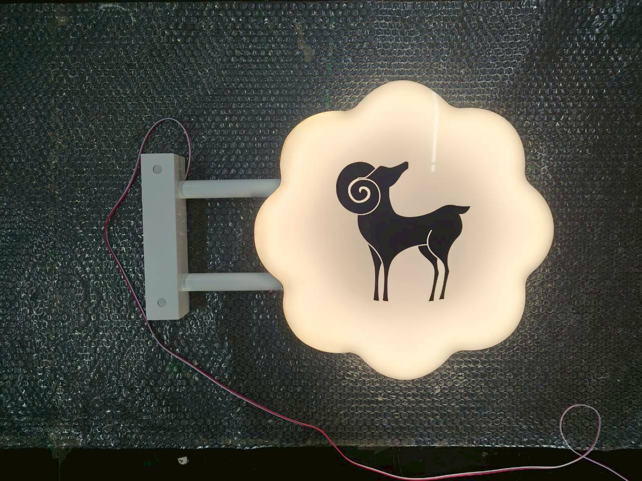 ป้ายกล่องไปอะคริลิคแสงรอบตัว