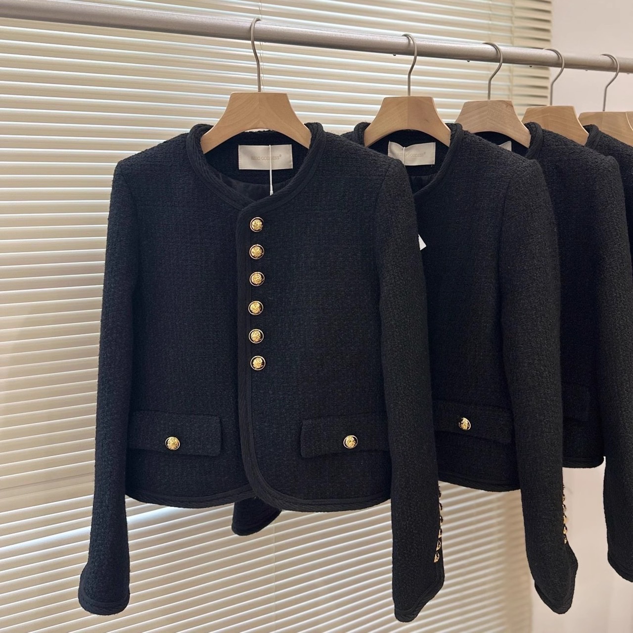 || GB SHOP ||| Blazer ผ้าทวิต แต่งกระดุมทอง เนื้อผ้าดี งานมีซับในสวย TAG : SUO NI SHA 🇰🇷