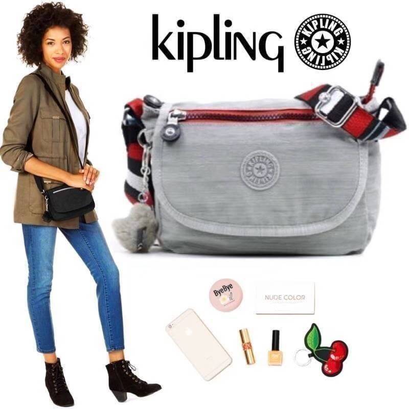 กระเป๋าสะพายไฮโซเท่ห์ๆ เก๋ๆ แบรนด์เนมคิปลิ้งค์สีดำ สีเทา สีแดง KIPLING SABIAN CROSSBODY MINI BAG