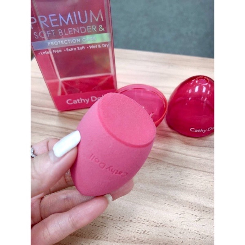 Cathy Doll Premium Soft Blender & Protection Case เบลนเดอร์ พร้อม เคสใส่กันฝุ่น ฟองน้ำแต่งหน้า พัฟแต่งหน้า