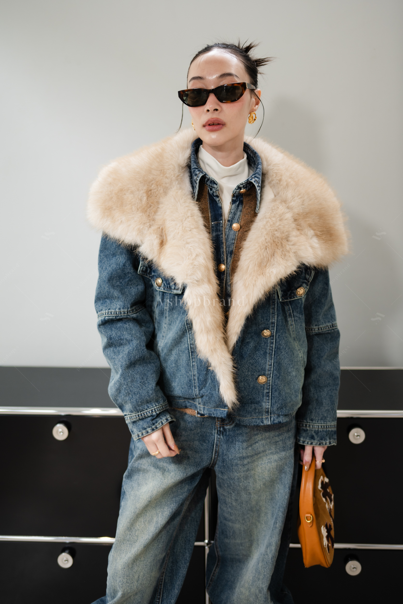 แจ็คเก็ตยีนส์บุขนด้านในปกขนเฟอร์