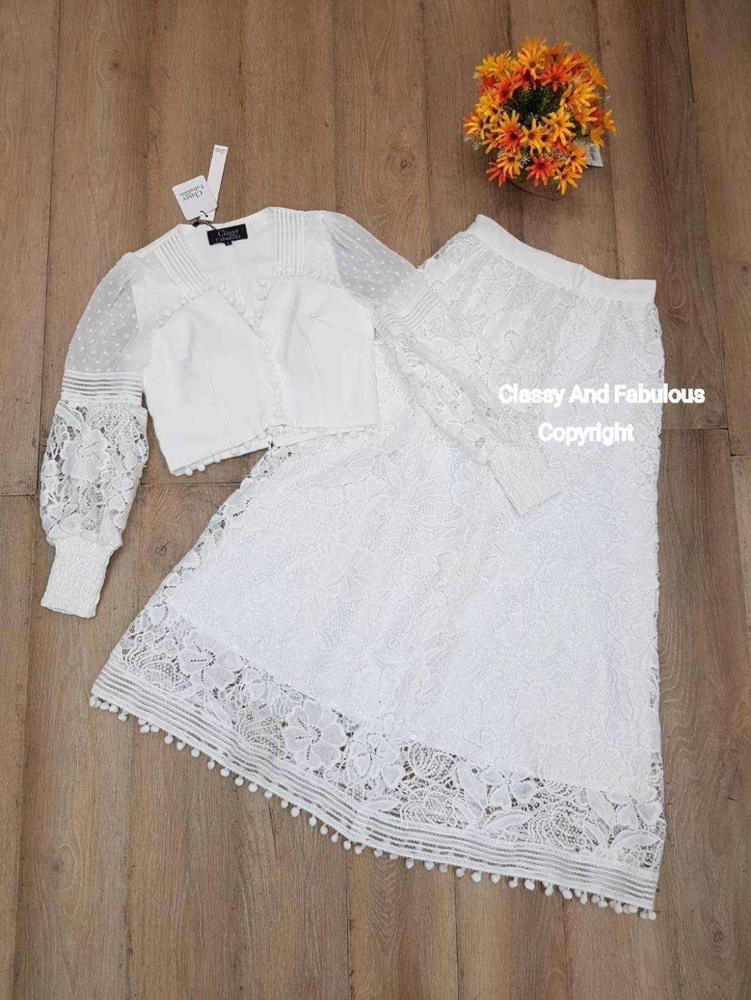 Set เสื้อแขนยาวลูกไม้+ กระโปรงลูกไม้เกรดพรีเมี่ยมทั้งชุด สุดหรู omg มาก ดีเทลเยอะมากๆ ใส่แล้วสวย ออร่า ทรงสวยแน่นอน