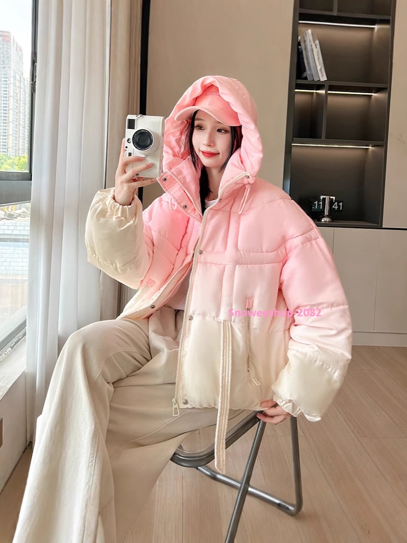 หนาวติดลบก็ยังน่ารัก แจ็คเก็ตดาวน์พาสเทลโทนเกาหลีใส่เที่ยวญี่ปุ่น เกาหลี หรือยุโรปได้สบาย ไซส์ S–2XL มีให้เลือกทั้งสีฟ้า & ชมพู เสื้อดาวน์กันหนาวซิป+กระดุม 2 ชั้น อุ่นถึงติดลบ ทรงโอเวอร์ไซใส่ง่าย ถ่ายรูปขึ้นทุกมุม