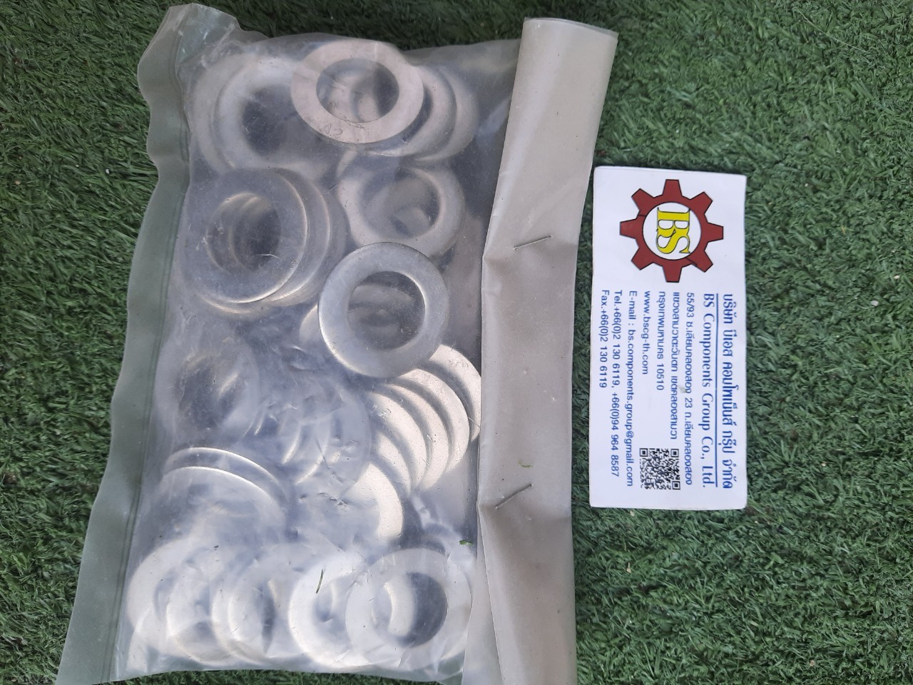 สกรูหกเหลียมมิลสแตนเลส 304 M16x40mm. (หัวน๊อต+แหวน อีแปะ