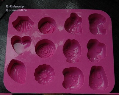 พิมพ์สบู่ซิลิโคน หมีน้อยและเพื่อน 25-30 กรัม /12 หลุม