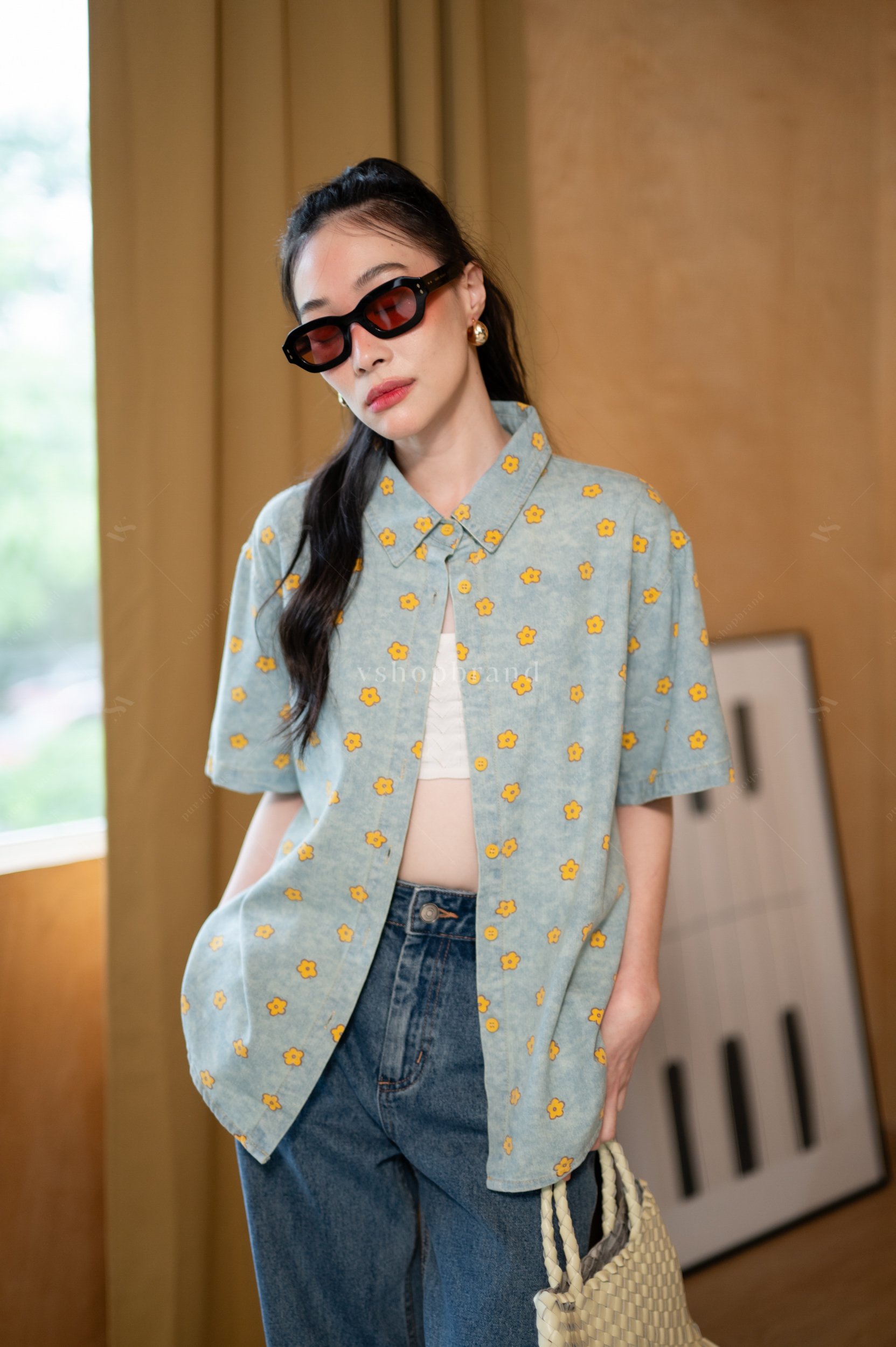 เสื้อเชิ้ตยีนส์แขนสั้นลายดอกเดซี่