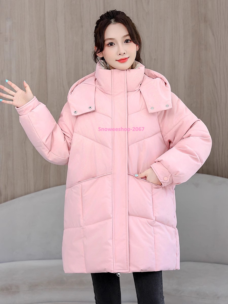 แจ็คเก็ตดาวน์ผู้หญิงทรงโอเวอร์ไซส์ ใส่แล้วชิคเหมือนเดินเล่นปารีส อุ่น กันลม กันหนาว ได้ครบ ทรงหลวมใส่สบาย ไม่อึดอัด แต่ยังดูเพรียวเก๋ มี 4 สีสุดคลาสสิค ใส่แล้วดูแพงทุกเฉด หลายไซส์ให้เลือก ไม่ว่าหุ่นไหนก็ใส่ได้ ใส่เที่ยวญี่ปุ่น เกาหลี ยุโรป ได้ฟีล Fashion