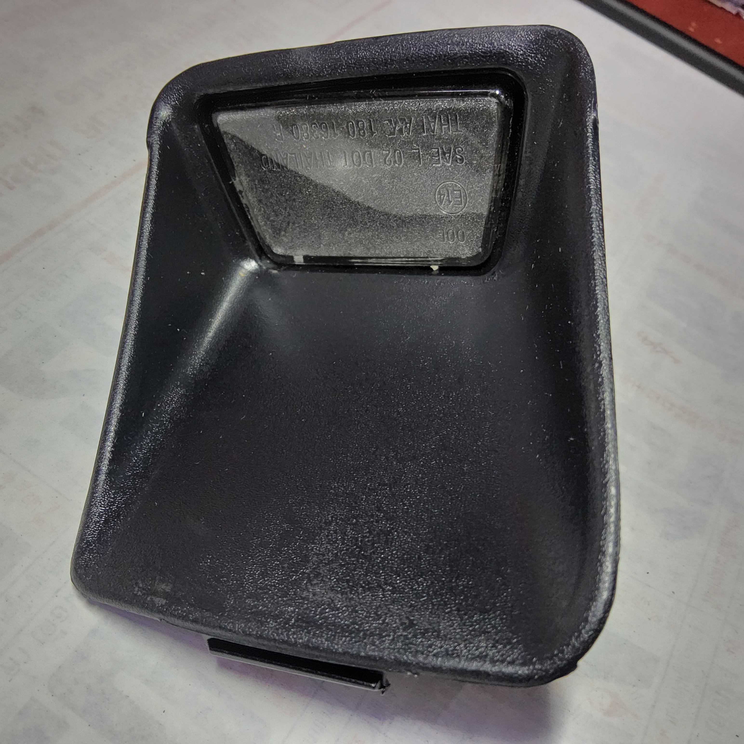 ไฟส่องป้าย ISUZU D-MAX 2007-12 , CHEVROLET COLORODO 12V ข้าง ขวา R [ 8-98070866-0 ] เกรดA อันละ